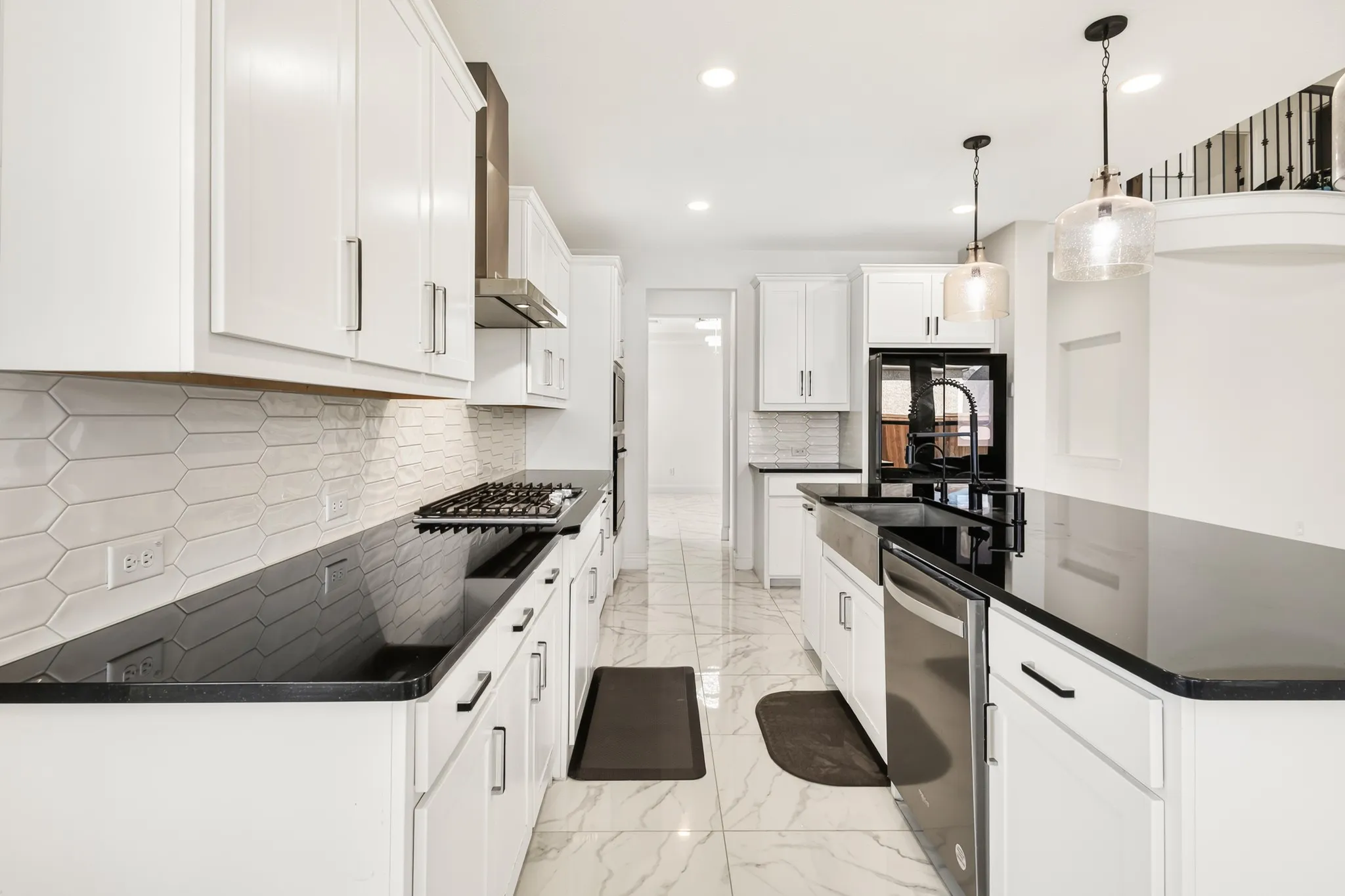 Single Family Residence For Sale in Denton County , 4125 Fall Aster Way, Aubrey, Texas 76227, 5 Bedroom, 4 Bathroom, 3 Garage spaces, 4,120 Sqft, built in 2023, mls#21359010, Real Estate Agent in Aubrey, Homes For Sale in Denton county, Homes For Sale in Aubrey, Realtor in Aubrey Texas, Real Estate Brokerage Independent Realty Texas, Luminita Cordes Realtor