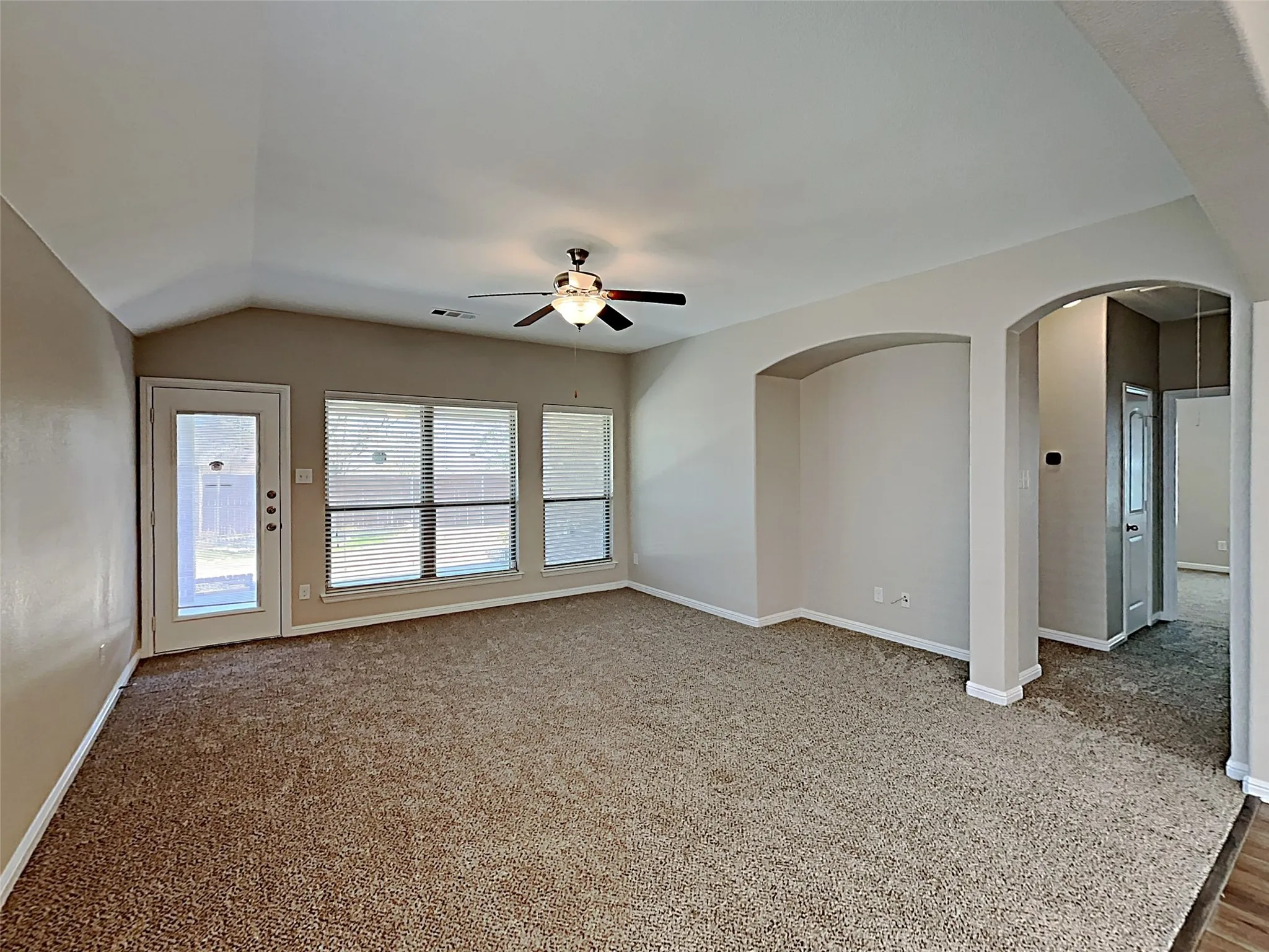 Single Family Residence For Rent in Tarrant County , 1025 Prairie Heights Drive, Fort Worth, Texas 76108, 4 Bedroom, 2 Bathroom, 2 Garage spaces, 2,019 Sqft, built in 2013, mls#21359095, Real Estate Agent in Fort Worth, Homes For Rent in Tarrant county, Homes For Rent in Fort Worth, Realtor in Fort Worth Texas, Real Estate Brokerage Independent Realty Texas, Luminita Cordes Realtor