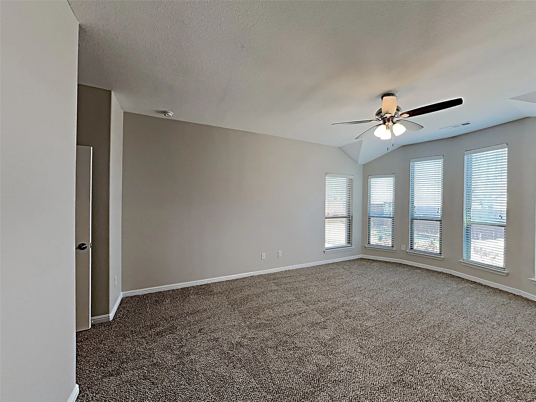 Single Family Residence For Rent in Tarrant County , 1025 Prairie Heights Drive, Fort Worth, Texas 76108, 4 Bedroom, 2 Bathroom, 2 Garage spaces, 2,019 Sqft, built in 2013, mls#21359095, Real Estate Agent in Fort Worth, Homes For Rent in Tarrant county, Homes For Rent in Fort Worth, Realtor in Fort Worth Texas, Real Estate Brokerage Independent Realty Texas, Luminita Cordes Realtor