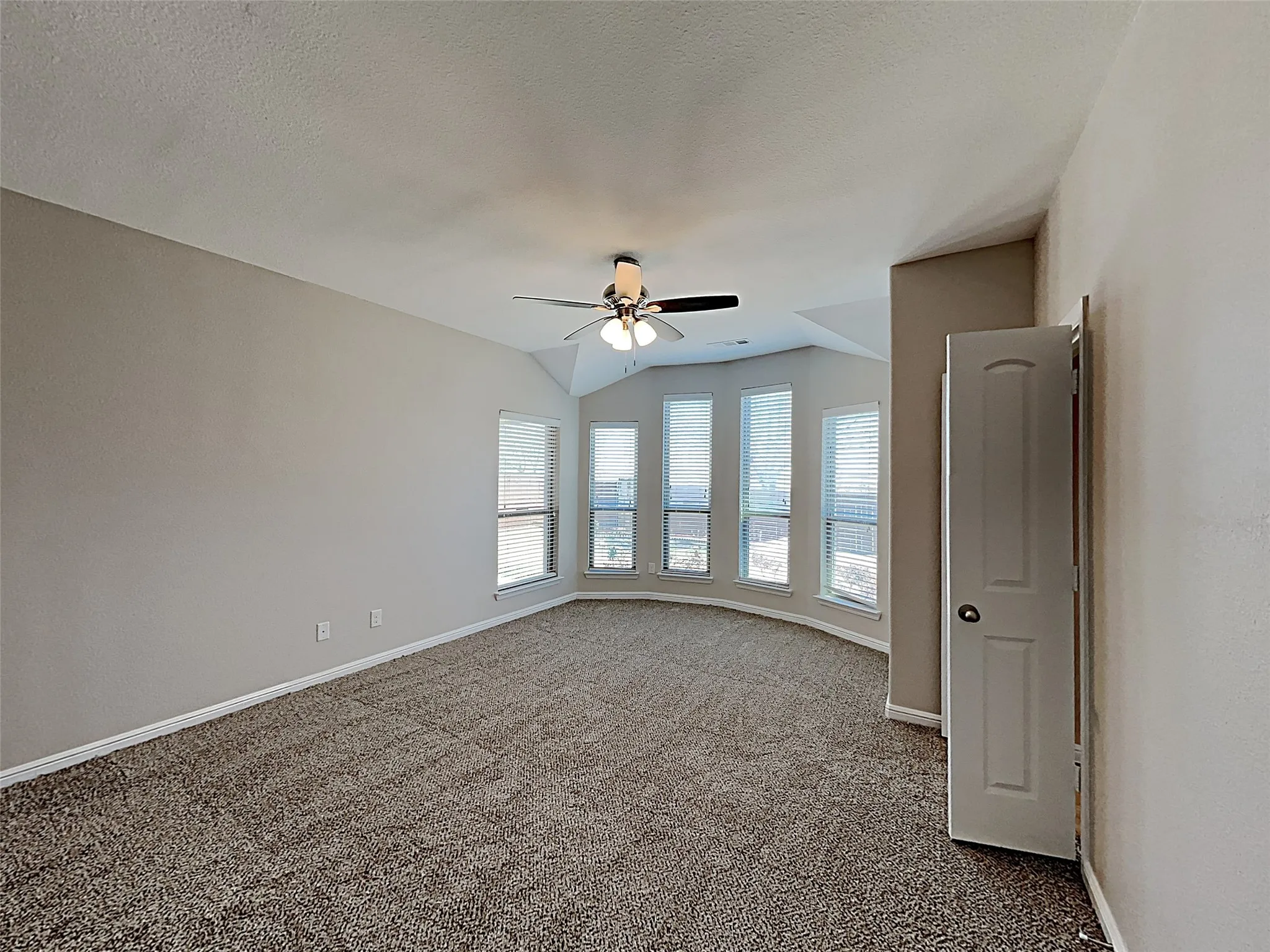 Single Family Residence For Rent in Tarrant County , 1025 Prairie Heights Drive, Fort Worth, Texas 76108, 4 Bedroom, 2 Bathroom, 2 Garage spaces, 2,019 Sqft, built in 2013, mls#21359095, Real Estate Agent in Fort Worth, Homes For Rent in Tarrant county, Homes For Rent in Fort Worth, Realtor in Fort Worth Texas, Real Estate Brokerage Independent Realty Texas, Luminita Cordes Realtor