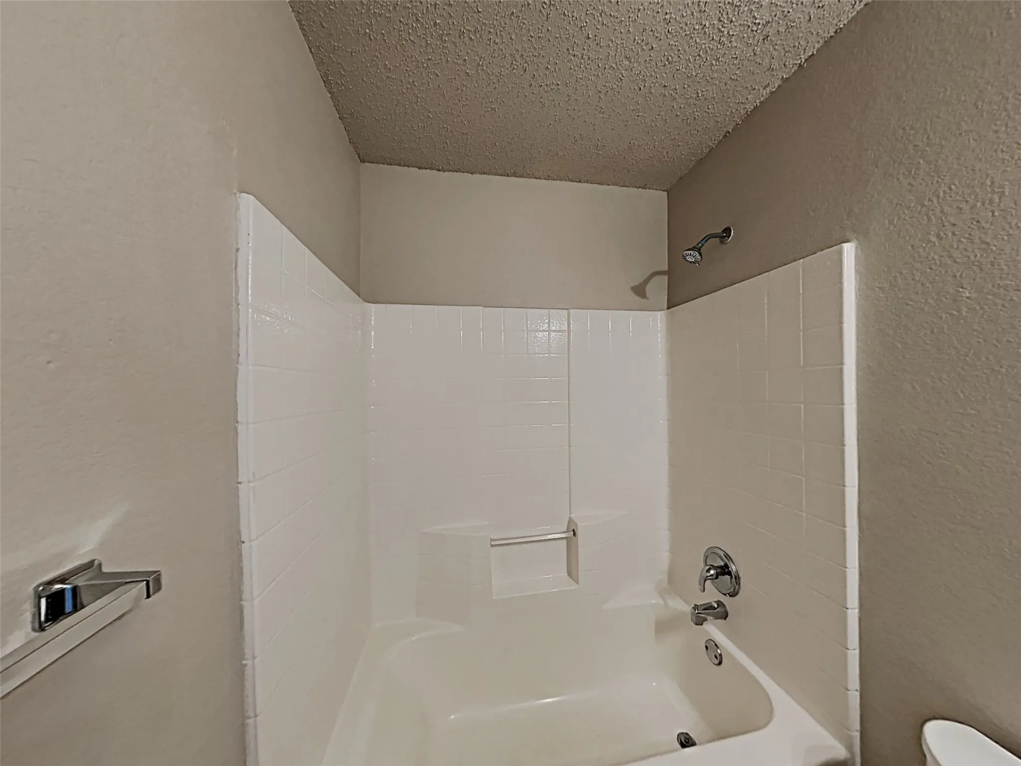 Single Family Residence For Rent in Kaufman County , 1210 Hampton Drive, Forney, Texas 75126, 4 Bedroom, 2 Bathroom, 2 Garage spaces, 2,484 Sqft, built in 2002, mls#21359068, Real Estate Agent in Forney, Homes For Rent in Kaufman county, Homes For Rent in Forney, Realtor in Forney Texas, Real Estate Brokerage Independent Realty Texas, Luminita Cordes Realtor