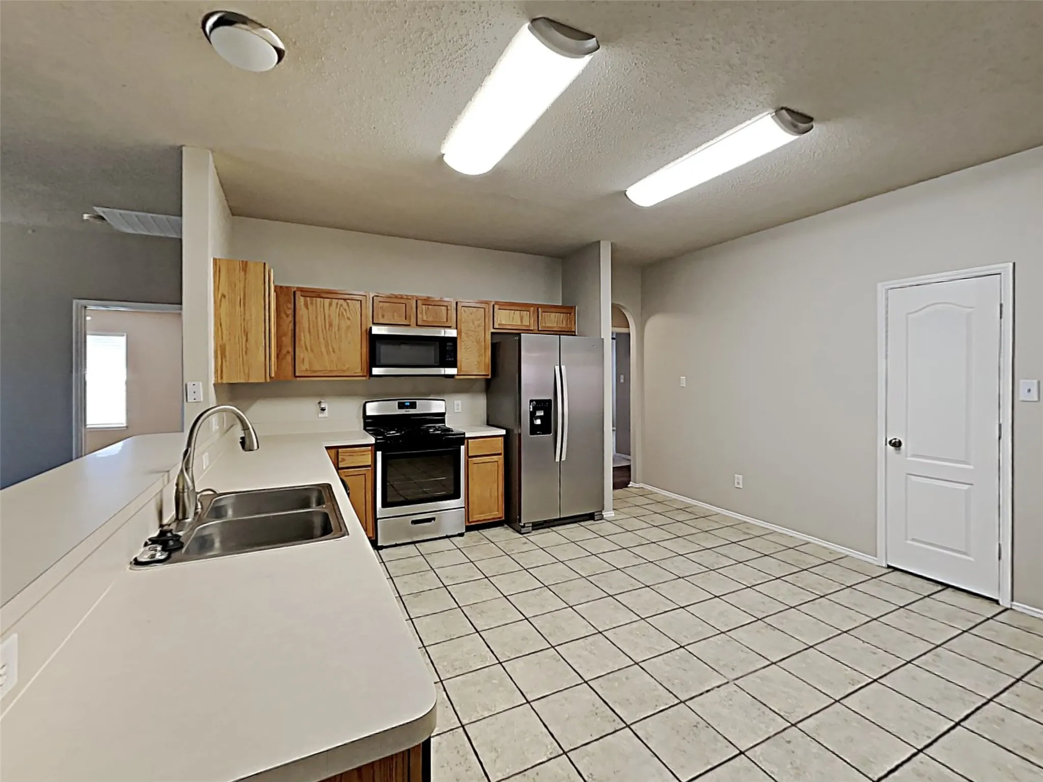 Single Family Residence For Rent in Kaufman County , 1210 Hampton Drive, Forney, Texas 75126, 4 Bedroom, 2 Bathroom, 2 Garage spaces, 2,484 Sqft, built in 2002, mls#21359068, Real Estate Agent in Forney, Homes For Rent in Kaufman county, Homes For Rent in Forney, Realtor in Forney Texas, Real Estate Brokerage Independent Realty Texas, Luminita Cordes Realtor