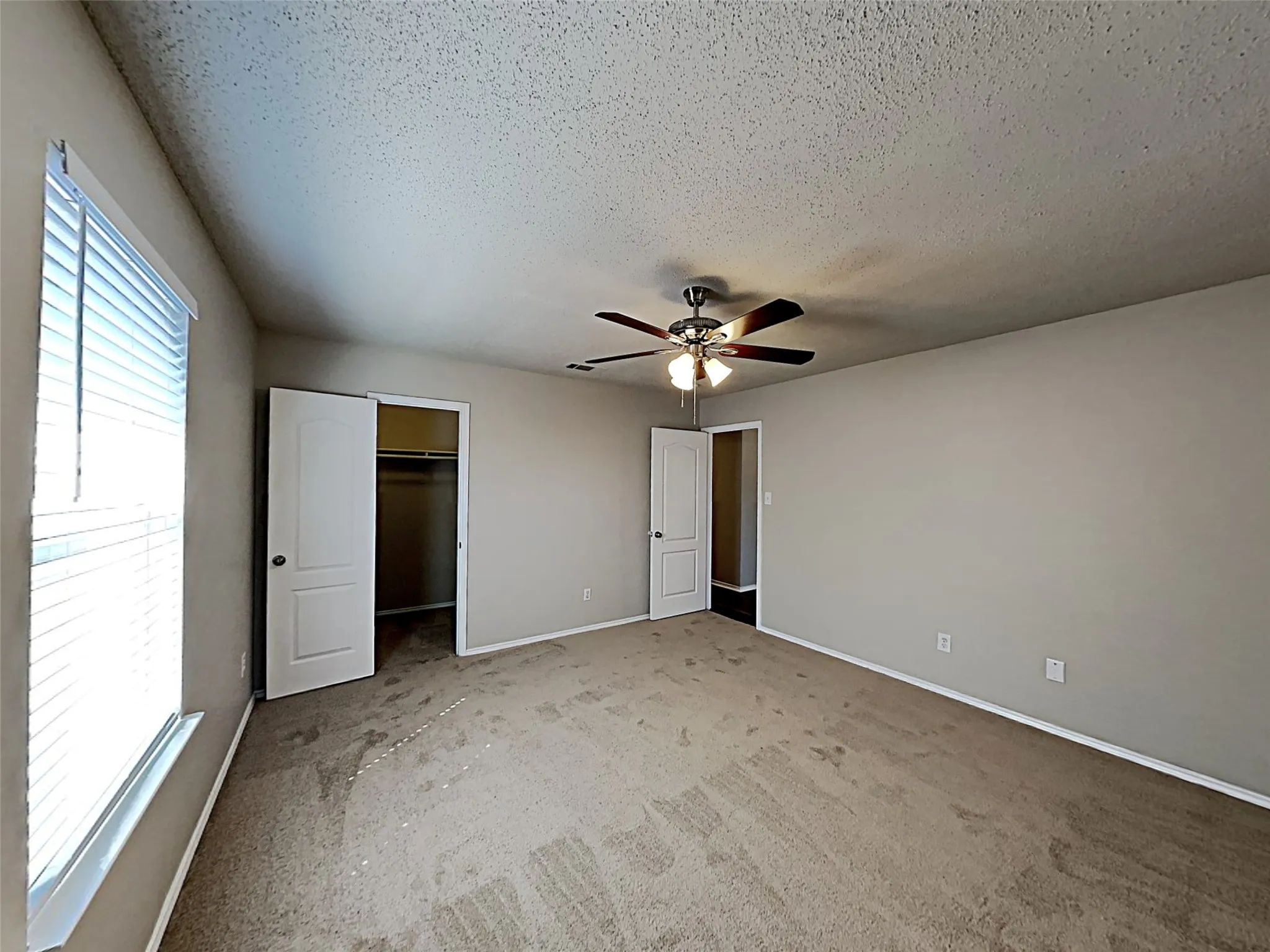 Single Family Residence For Rent in Kaufman County , 1210 Hampton Drive, Forney, Texas 75126, 4 Bedroom, 2 Bathroom, 2 Garage spaces, 2,484 Sqft, built in 2002, mls#21359068, Real Estate Agent in Forney, Homes For Rent in Kaufman county, Homes For Rent in Forney, Realtor in Forney Texas, Real Estate Brokerage Independent Realty Texas, Luminita Cordes Realtor