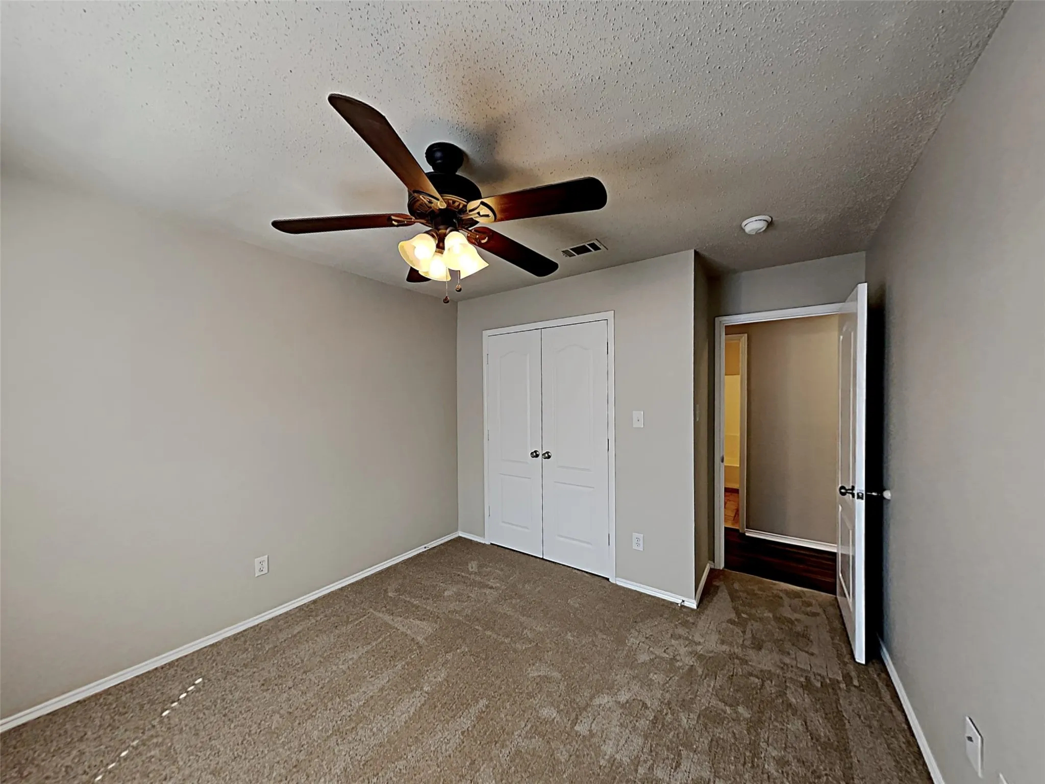 Single Family Residence For Rent in Kaufman County , 1210 Hampton Drive, Forney, Texas 75126, 4 Bedroom, 2 Bathroom, 2 Garage spaces, 2,484 Sqft, built in 2002, mls#21359068, Real Estate Agent in Forney, Homes For Rent in Kaufman county, Homes For Rent in Forney, Realtor in Forney Texas, Real Estate Brokerage Independent Realty Texas, Luminita Cordes Realtor