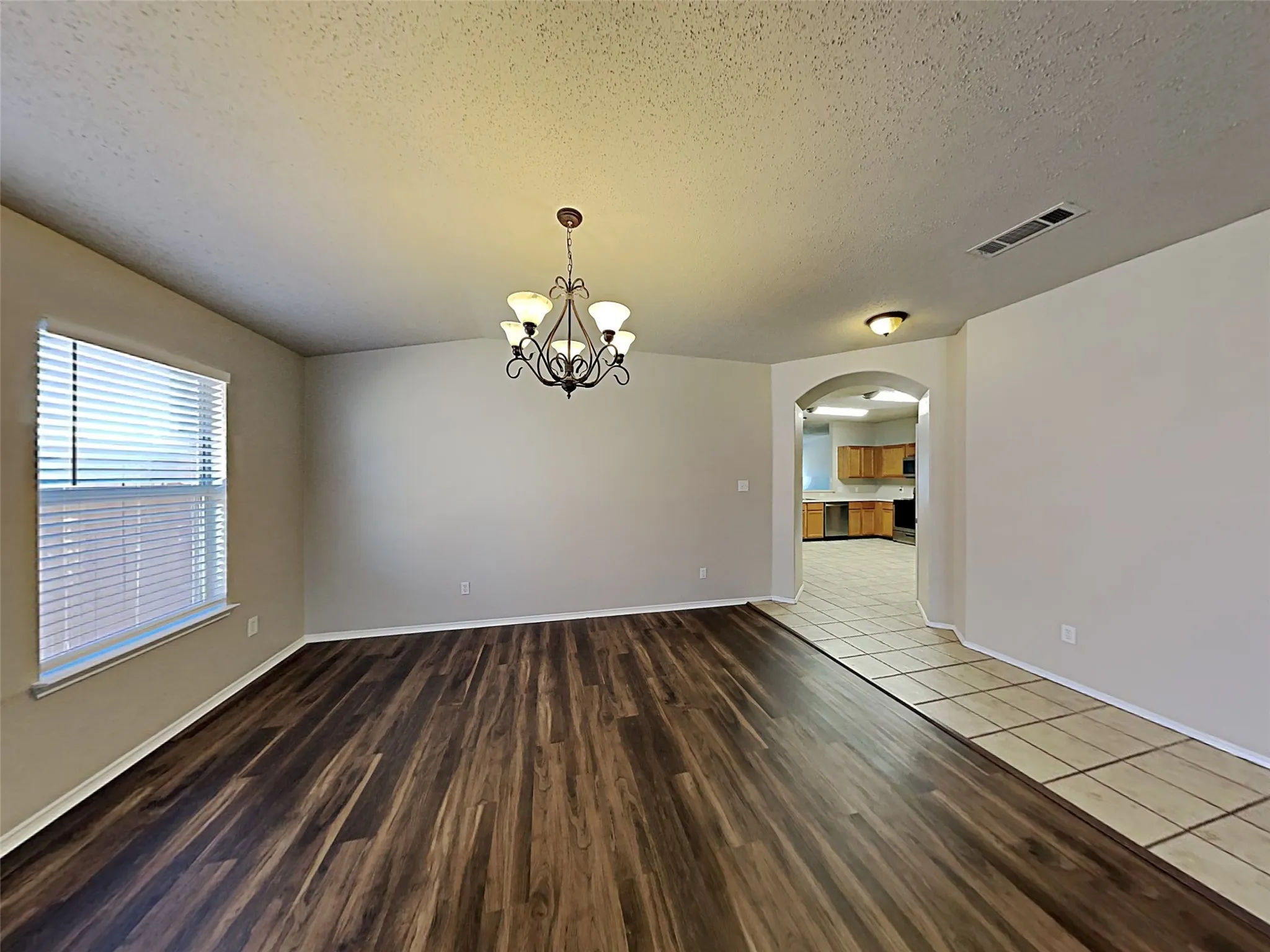 Single Family Residence For Rent in Kaufman County , 1210 Hampton Drive, Forney, Texas 75126, 4 Bedroom, 2 Bathroom, 2 Garage spaces, 2,484 Sqft, built in 2002, mls#21359068, Real Estate Agent in Forney, Homes For Rent in Kaufman county, Homes For Rent in Forney, Realtor in Forney Texas, Real Estate Brokerage Independent Realty Texas, Luminita Cordes Realtor