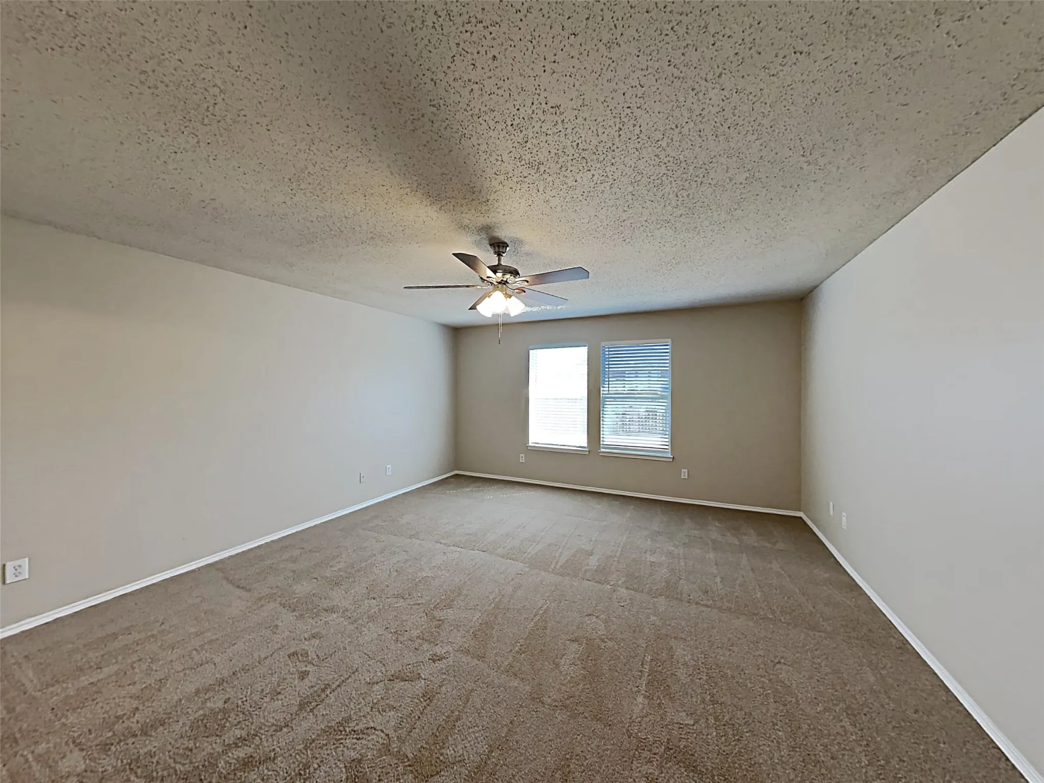 Single Family Residence For Rent in Kaufman County , 1210 Hampton Drive, Forney, Texas 75126, 4 Bedroom, 2 Bathroom, 2 Garage spaces, 2,484 Sqft, built in 2002, mls#21359068, Real Estate Agent in Forney, Homes For Rent in Kaufman county, Homes For Rent in Forney, Realtor in Forney Texas, Real Estate Brokerage Independent Realty Texas, Luminita Cordes Realtor