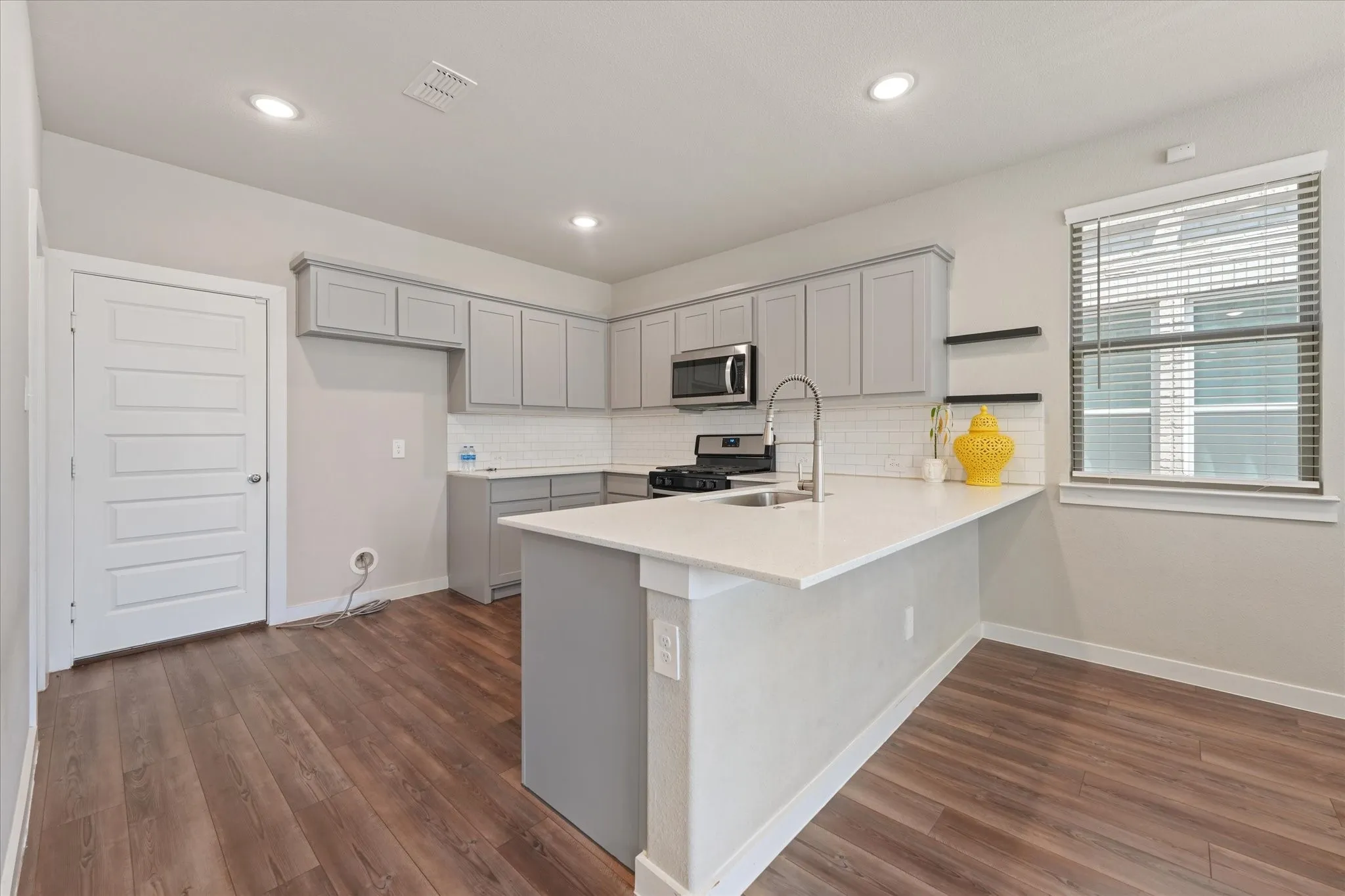 Single Family Residence For Rent in Collin County , 2616 Gaulding Street, Royse City, Texas 75189, 3 Bedroom, 3 Bathroom, 2 Garage spaces, 1,941 Sqft, built in 2022, mls#21359037, Real Estate Agent in Royse City, Homes For Rent in Collin county, Homes For Rent in Royse City, Realtor in Royse City Texas, Real Estate Brokerage Independent Realty Texas, Luminita Cordes Realtor
