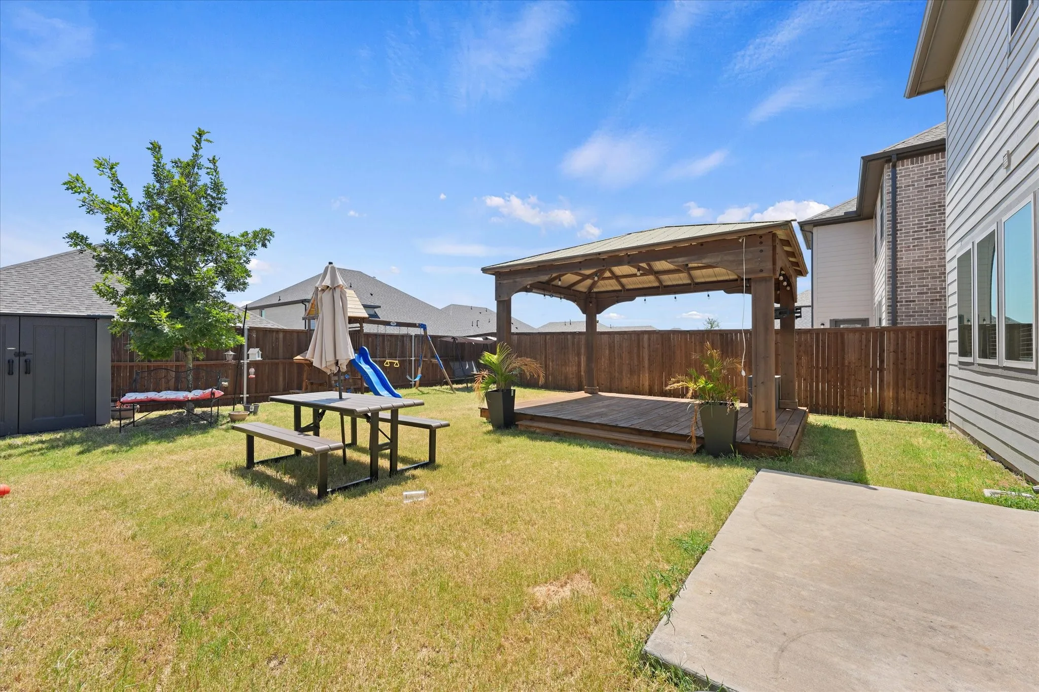 Single Family Residence For Rent in Collin County , 2616 Gaulding Street, Royse City, Texas 75189, 3 Bedroom, 3 Bathroom, 2 Garage spaces, 1,941 Sqft, built in 2022, mls#21359037, Real Estate Agent in Royse City, Homes For Rent in Collin county, Homes For Rent in Royse City, Realtor in Royse City Texas, Real Estate Brokerage Independent Realty Texas, Luminita Cordes Realtor