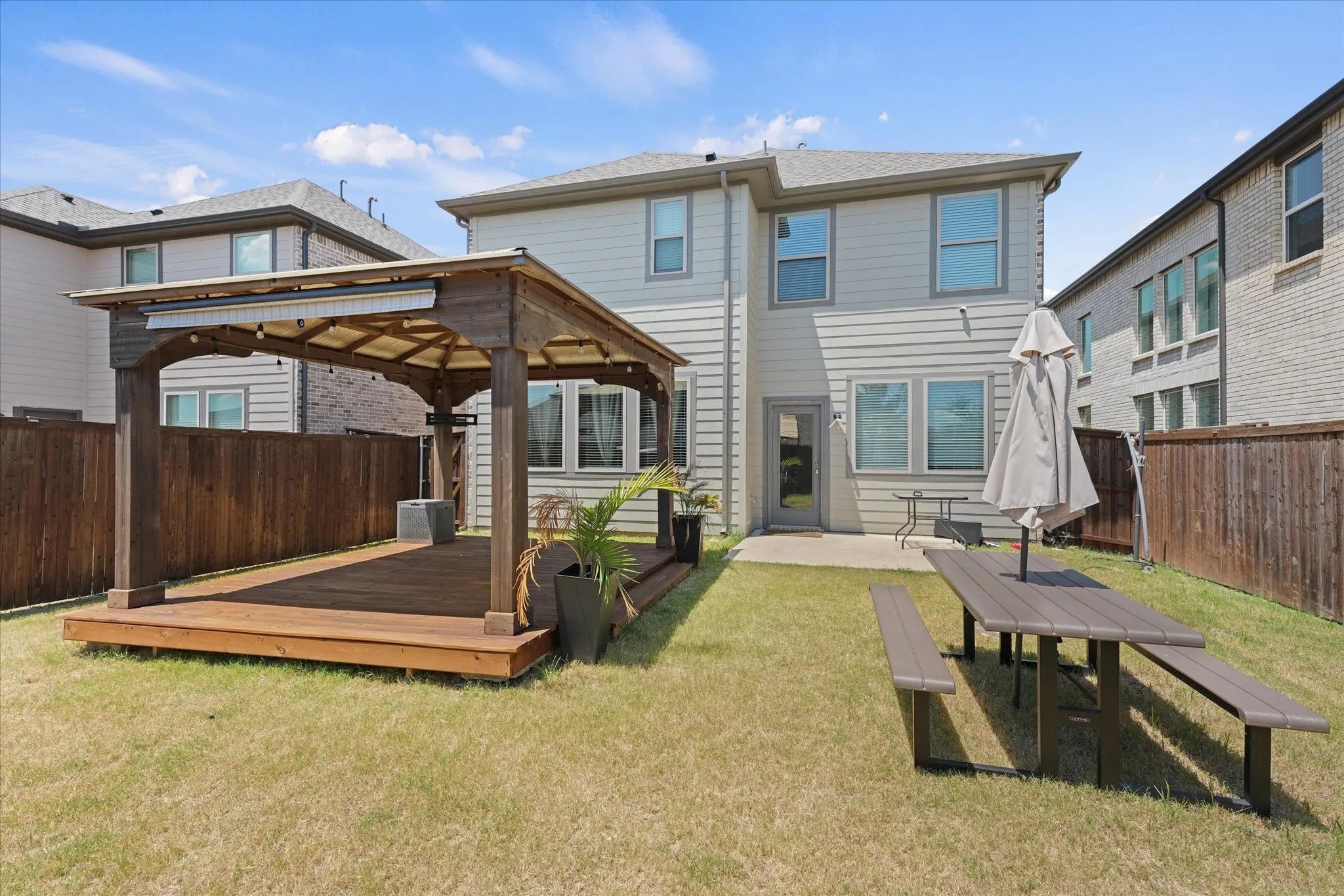 Single Family Residence For Rent in Collin County , 2616 Gaulding Street, Royse City, Texas 75189, 3 Bedroom, 3 Bathroom, 2 Garage spaces, 1,941 Sqft, built in 2022, mls#21359037, Real Estate Agent in Royse City, Homes For Rent in Collin county, Homes For Rent in Royse City, Realtor in Royse City Texas, Real Estate Brokerage Independent Realty Texas, Luminita Cordes Realtor