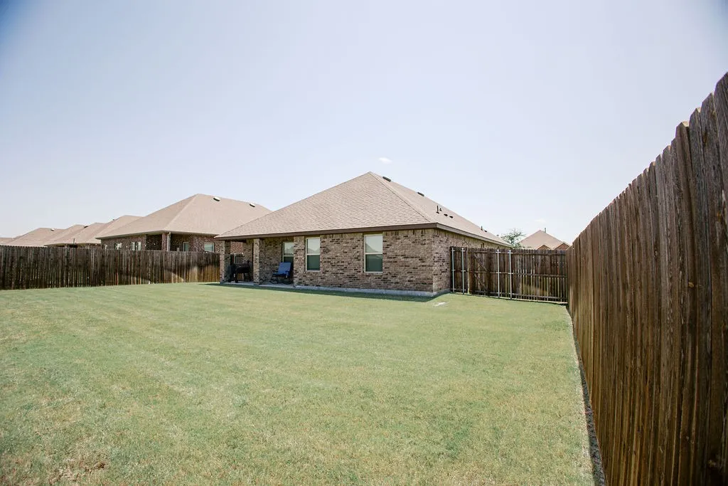 Single Family Residence For Sale in Kaufman County , 4174 Beamer Drive, Forney, Texas 75126, 4 Bedroom, 2 Bathroom, 2 Garage spaces, 2,011 Sqft, built in 2022, mls#21359113, Real Estate Agent in Forney, Homes For Sale in Kaufman county, Homes For Sale in Forney, Realtor in Forney Texas, Real Estate Brokerage Independent Realty Texas, Luminita Cordes Realtor