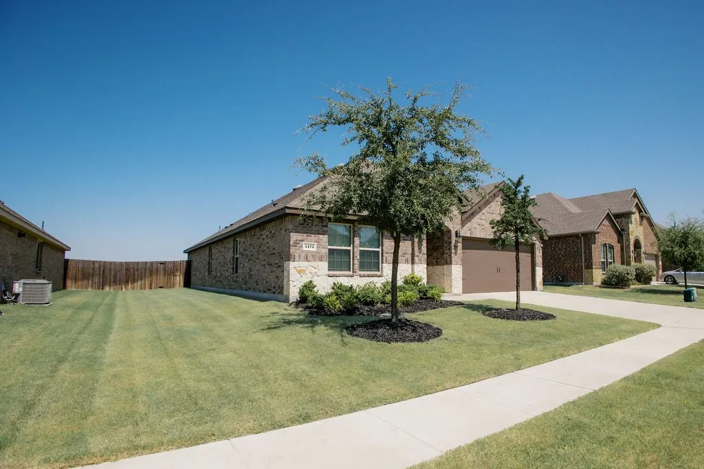 Single Family Residence For Sale in Kaufman County , 4174 Beamer Drive, Forney, Texas 75126, 4 Bedroom, 2 Bathroom, 2 Garage spaces, 2,011 Sqft, built in 2022, mls#21359113, Real Estate Agent in Forney, Homes For Sale in Kaufman county, Homes For Sale in Forney, Realtor in Forney Texas, Real Estate Brokerage Independent Realty Texas, Luminita Cordes Realtor