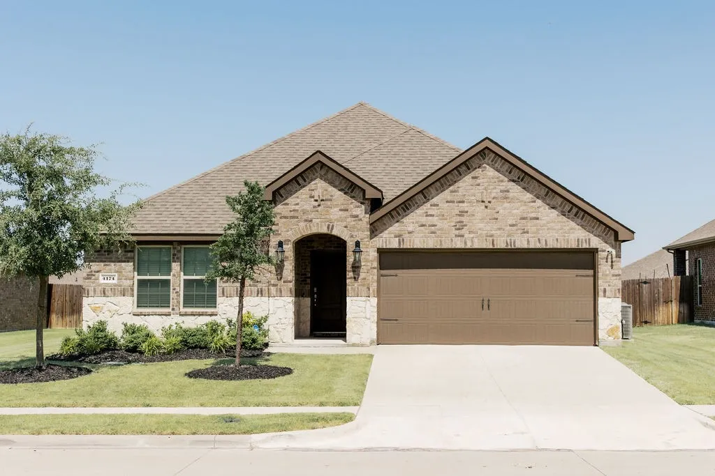 Single Family Residence For Sale in Kaufman County , 4174 Beamer Drive, Forney, Texas 75126, 4 Bedroom, 2 Bathroom, 2 Garage spaces, 2,011 Sqft, built in 2022, mls#21359113, Real Estate Agent in Forney, Homes For Sale in Kaufman county, Homes For Sale in Forney, Realtor in Forney Texas, Real Estate Brokerage Independent Realty Texas, Luminita Cordes Realtor