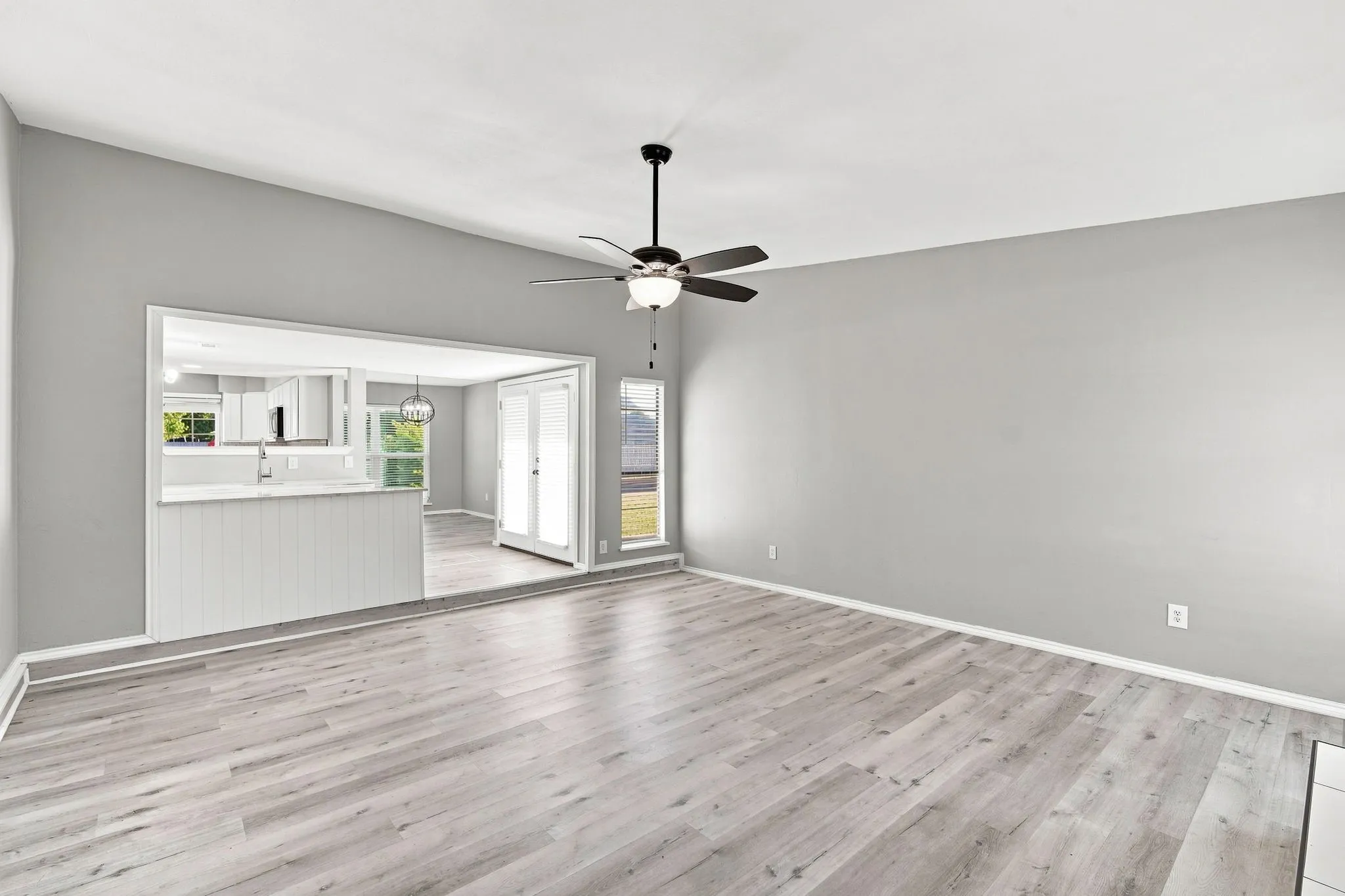 Single Family Residence For Sale in Tarrant County , 4205 Longstraw Drive, Fort Worth, Texas 76137, 3 Bedroom, 2 Bathroom, 2 Garage spaces, 1,740 Sqft, built in 1978, mls#21353879, Real Estate Agent in Fort Worth, Homes For Sale in Tarrant county, Homes For Sale in Fort Worth, Realtor in Fort Worth Texas, Real Estate Brokerage Independent Realty Texas, Luminita Cordes Realtor