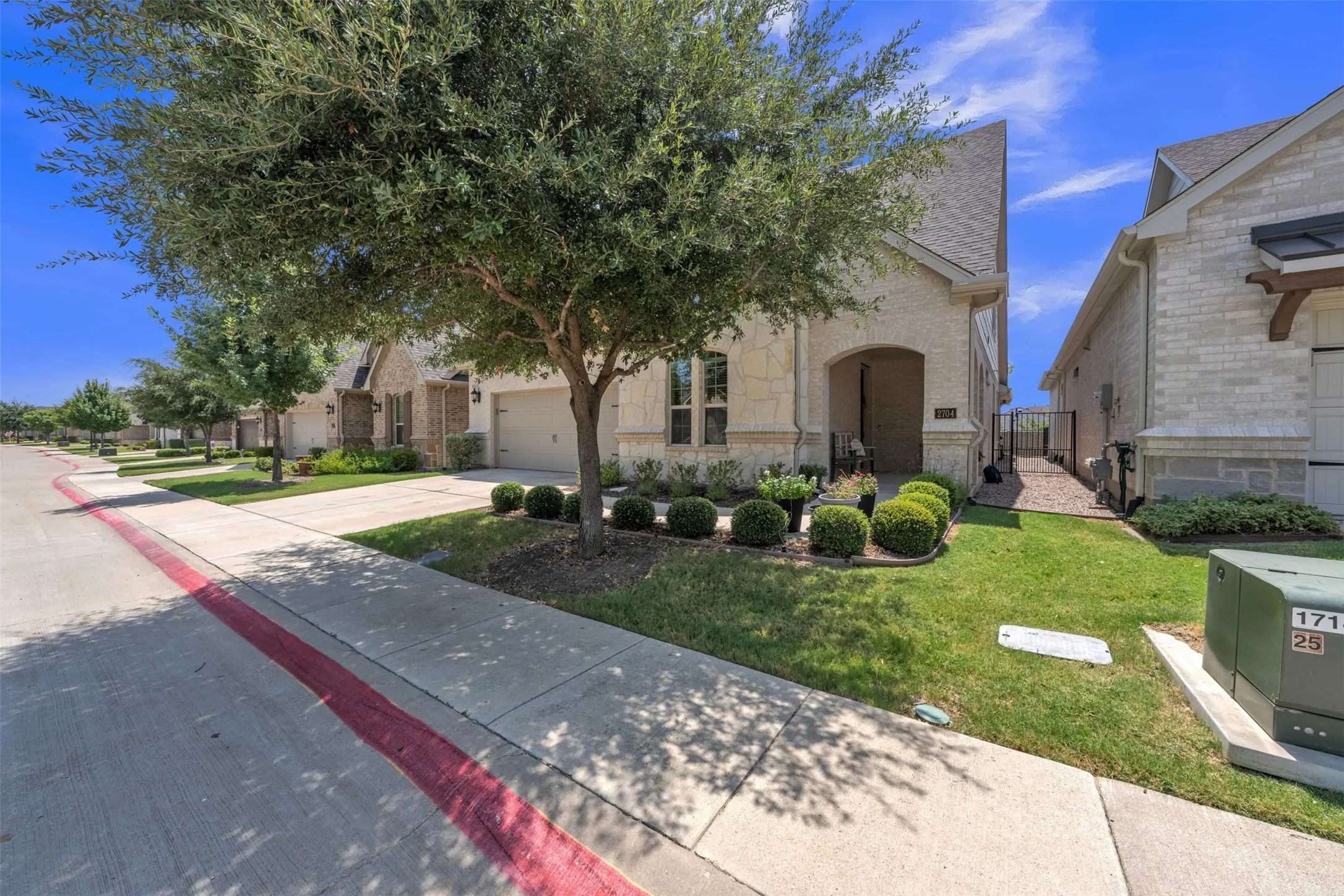 Condominium For Sale in Tarrant County , 2704 Esplanade Boulevard 2704, Mansfield, Texas 76063, 3 Bedroom, 3 Bathroom, 2 Garage spaces, 2,936 Sqft, built in 2019, mls#21359005, Real Estate Agent in Mansfield, Homes For Sale in Tarrant county, Homes For Sale in Mansfield, Realtor in Mansfield Texas, Real Estate Brokerage Independent Realty Texas, Luminita Cordes Realtor