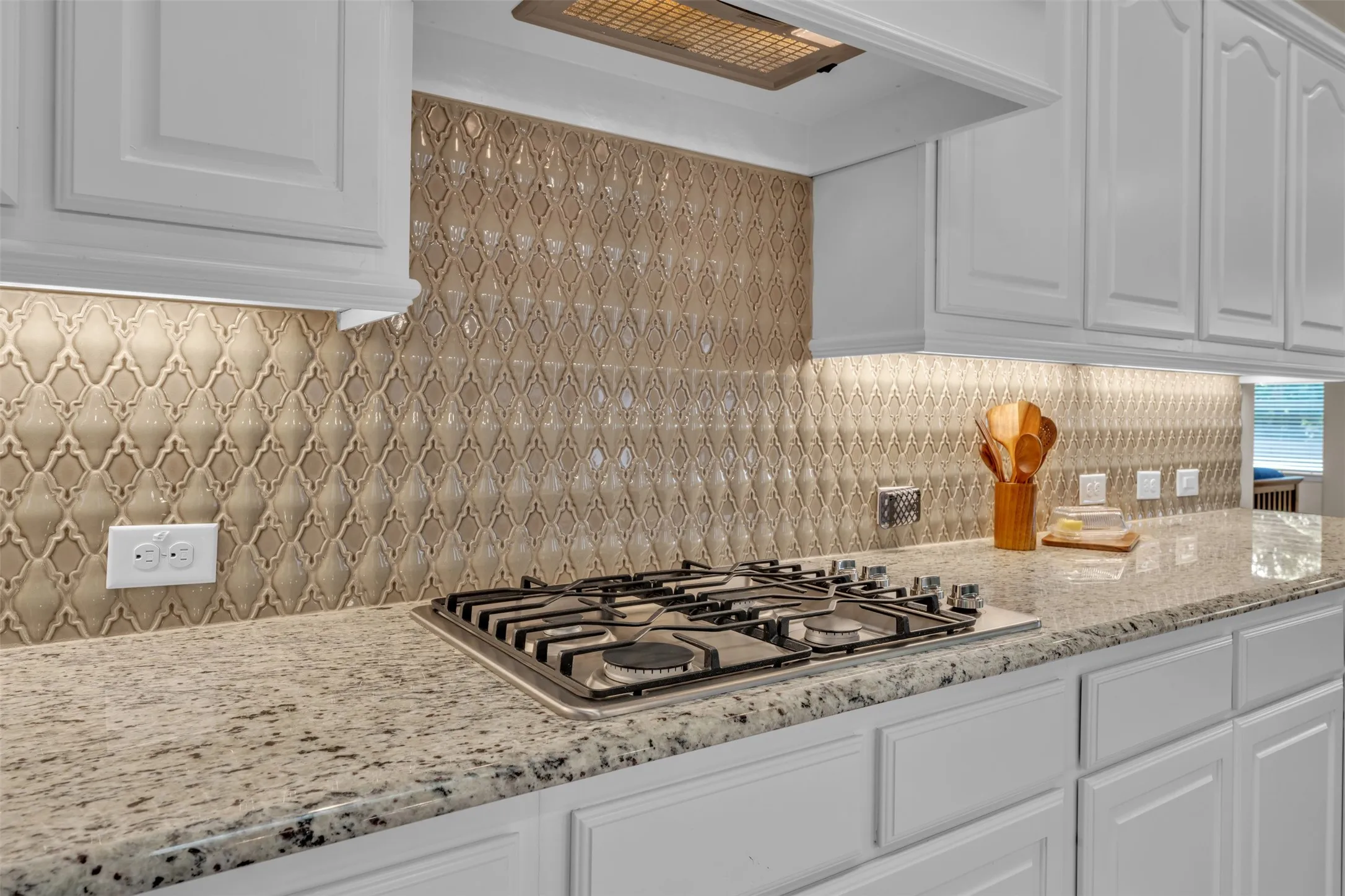 Condominium For Sale in Tarrant County , 2704 Esplanade Boulevard 2704, Mansfield, Texas 76063, 3 Bedroom, 3 Bathroom, 2 Garage spaces, 2,936 Sqft, built in 2019, mls#21359005, Real Estate Agent in Mansfield, Homes For Sale in Tarrant county, Homes For Sale in Mansfield, Realtor in Mansfield Texas, Real Estate Brokerage Independent Realty Texas, Luminita Cordes Realtor
