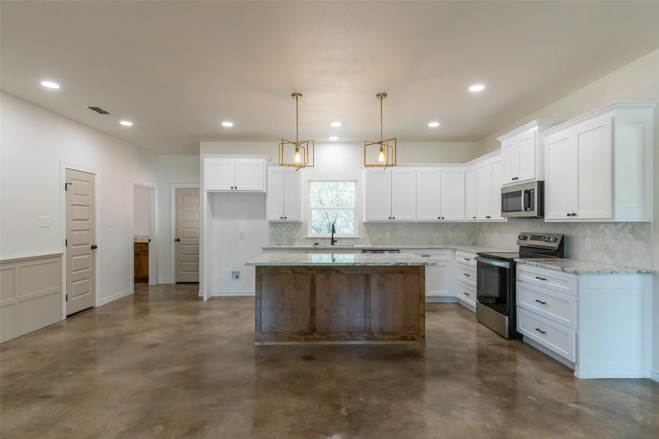 Single Family Residence For Sale in Taylor County , 233 Britton Avenue, Ovalo, Texas 79541, 3 Bedroom, 2 Bathroom, Garage spaces, 1,523 Sqft, built in 2026, mls#21356835, Real Estate Agent in Ovalo, Homes For Sale in Taylor county, Homes For Sale in Ovalo, Realtor in Ovalo Texas, Real Estate Brokerage Independent Realty Texas, Luminita Cordes Realtor