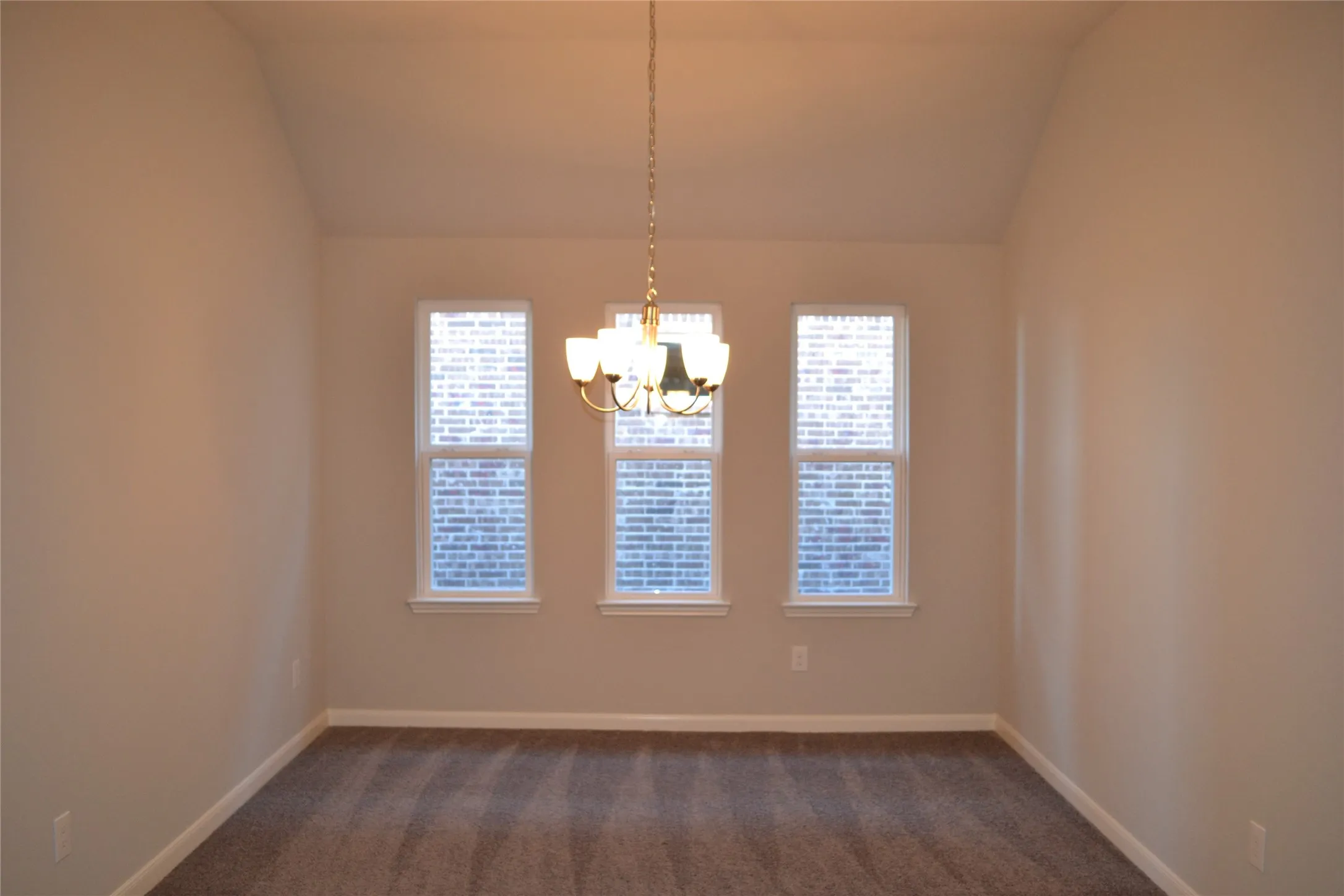 Single Family Residence For Rent in Kaufman County , 5090 Royal Springs Drive, Forney, Texas 75126, 4 Bedroom, 3 Bathroom, 2 Garage spaces, 2,206 Sqft, built in 2017, mls#21359118, Real Estate Agent in Forney, Homes For Rent in Kaufman county, Homes For Rent in Forney, Realtor in Forney Texas, Real Estate Brokerage Independent Realty Texas, Luminita Cordes Realtor