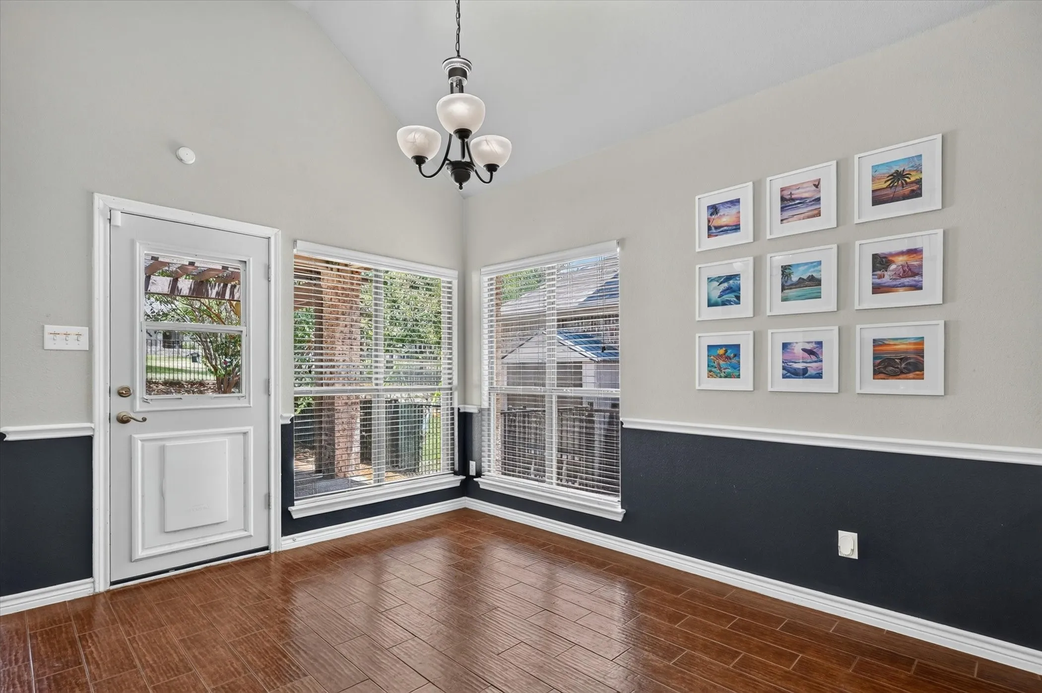 Single Family Residence For Sale in Tarrant County , 12336 Fairway Meadows Drive, Fort Worth, Texas 76179, 5 Bedroom, 4 Bathroom, 2 Garage spaces, 4,282 Sqft, built in 2007, mls#21359050, Real Estate Agent in Fort Worth, Homes For Sale in Tarrant county, Homes For Sale in Fort Worth, Realtor in Fort Worth Texas, Real Estate Brokerage Independent Realty Texas, Luminita Cordes Realtor