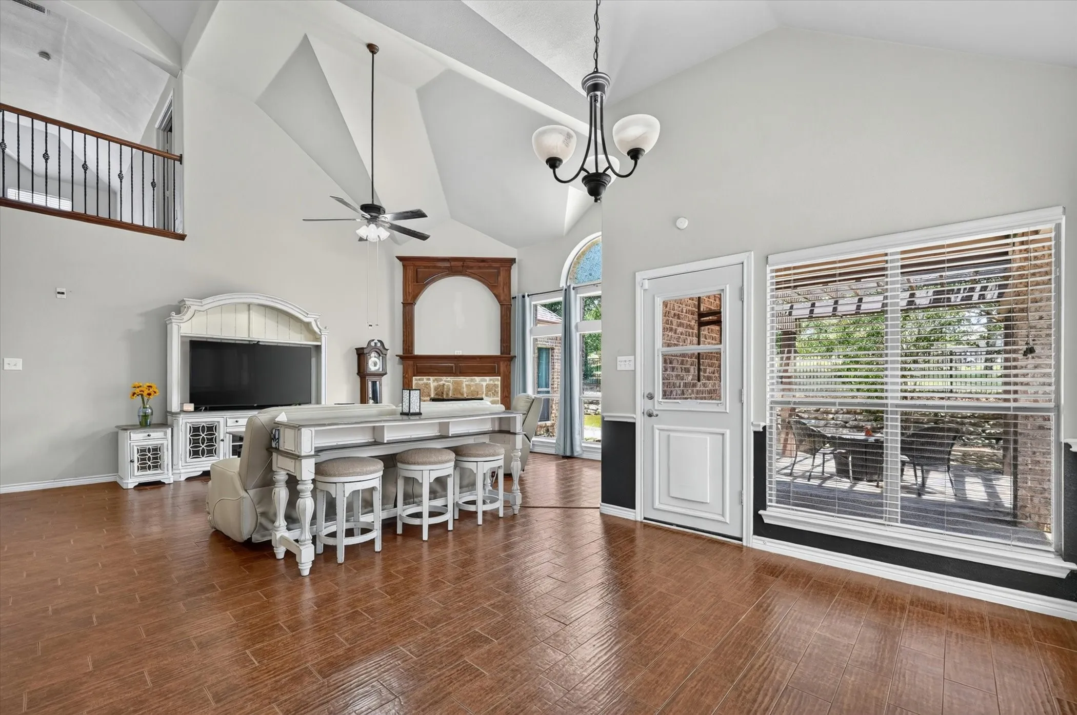 Single Family Residence For Sale in Tarrant County , 12336 Fairway Meadows Drive, Fort Worth, Texas 76179, 5 Bedroom, 4 Bathroom, 2 Garage spaces, 4,282 Sqft, built in 2007, mls#21359050, Real Estate Agent in Fort Worth, Homes For Sale in Tarrant county, Homes For Sale in Fort Worth, Realtor in Fort Worth Texas, Real Estate Brokerage Independent Realty Texas, Luminita Cordes Realtor