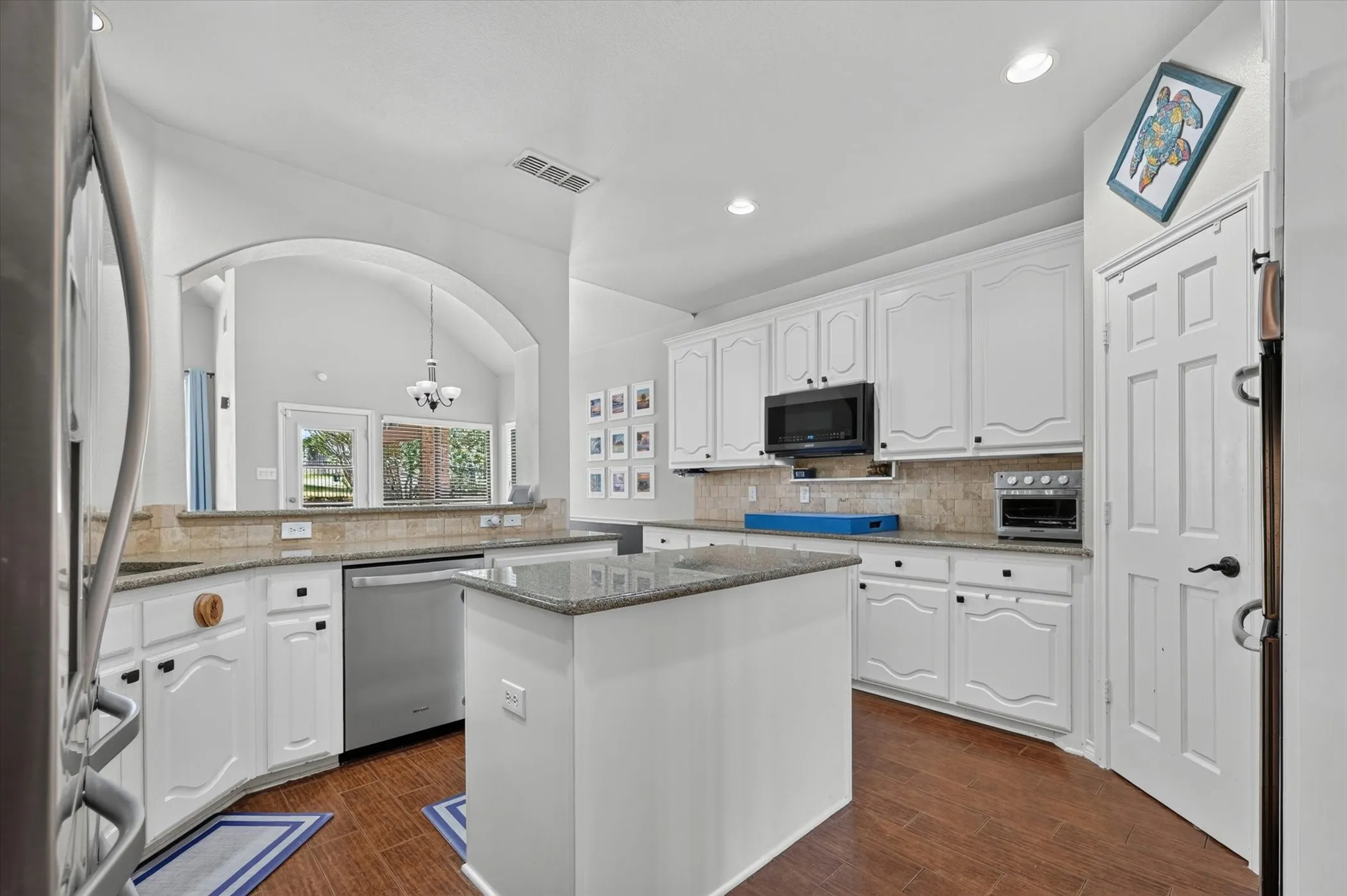 Single Family Residence For Sale in Tarrant County , 12336 Fairway Meadows Drive, Fort Worth, Texas 76179, 5 Bedroom, 4 Bathroom, 2 Garage spaces, 4,282 Sqft, built in 2007, mls#21359050, Real Estate Agent in Fort Worth, Homes For Sale in Tarrant county, Homes For Sale in Fort Worth, Realtor in Fort Worth Texas, Real Estate Brokerage Independent Realty Texas, Luminita Cordes Realtor