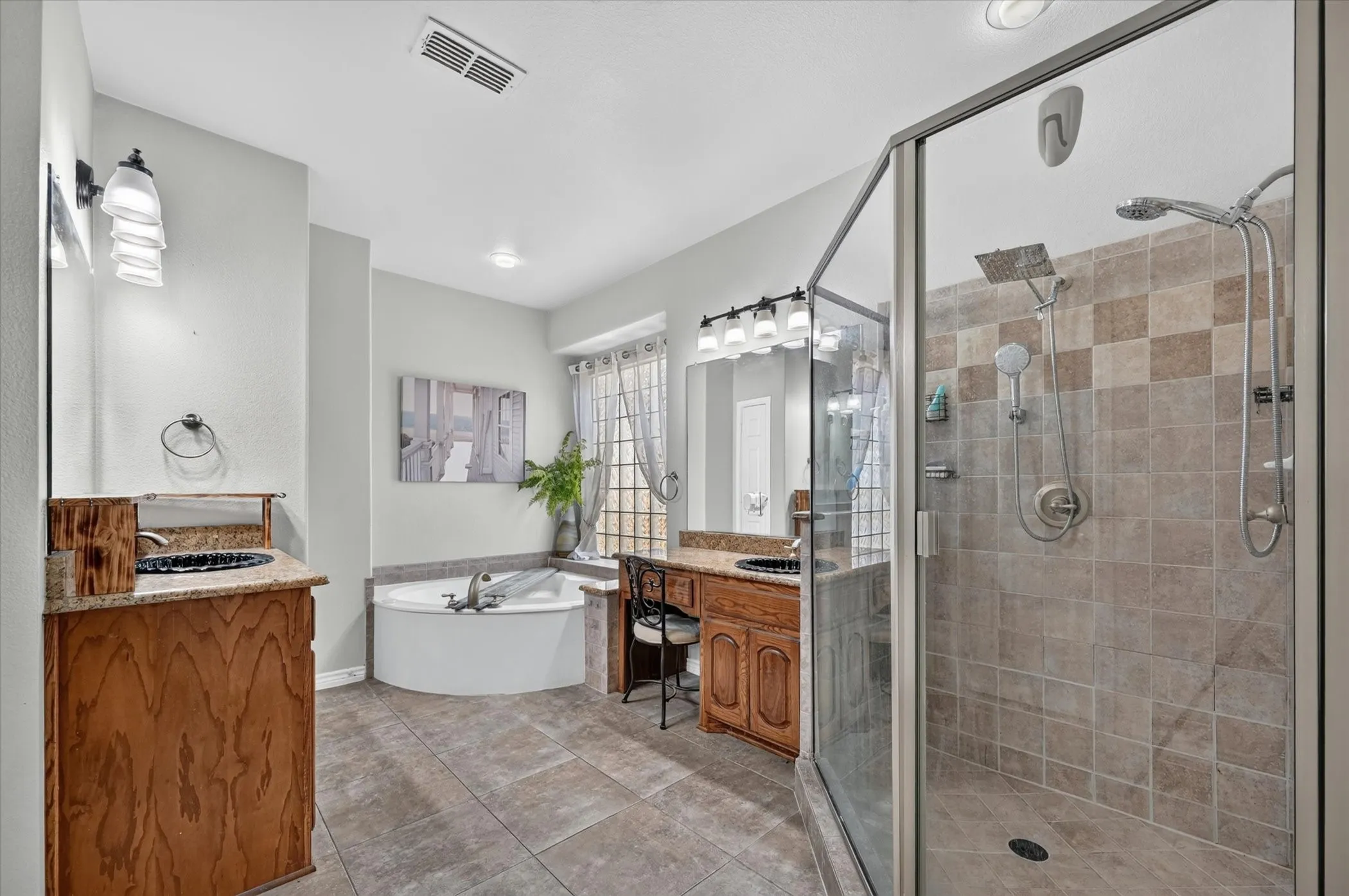 Single Family Residence For Sale in Tarrant County , 12336 Fairway Meadows Drive, Fort Worth, Texas 76179, 5 Bedroom, 4 Bathroom, 2 Garage spaces, 4,282 Sqft, built in 2007, mls#21359050, Real Estate Agent in Fort Worth, Homes For Sale in Tarrant county, Homes For Sale in Fort Worth, Realtor in Fort Worth Texas, Real Estate Brokerage Independent Realty Texas, Luminita Cordes Realtor