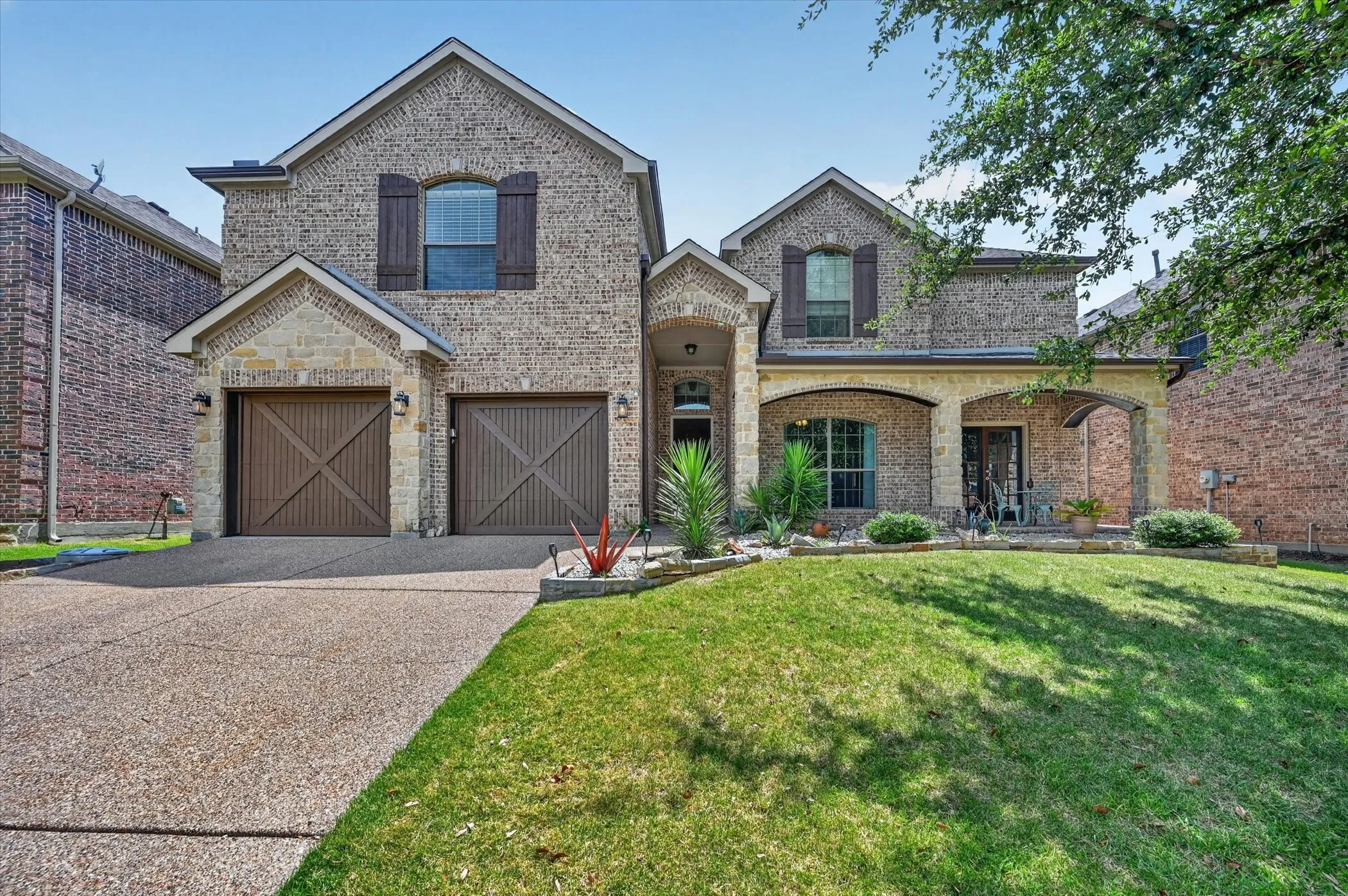 Single Family Residence For Sale in Tarrant County , 12336 Fairway Meadows Drive, Fort Worth, Texas 76179, 5 Bedroom, 4 Bathroom, 2 Garage spaces, 4,282 Sqft, built in 2007, mls#21359050, Real Estate Agent in Fort Worth, Homes For Sale in Tarrant county, Homes For Sale in Fort Worth, Realtor in Fort Worth Texas, Real Estate Brokerage Independent Realty Texas, Luminita Cordes Realtor