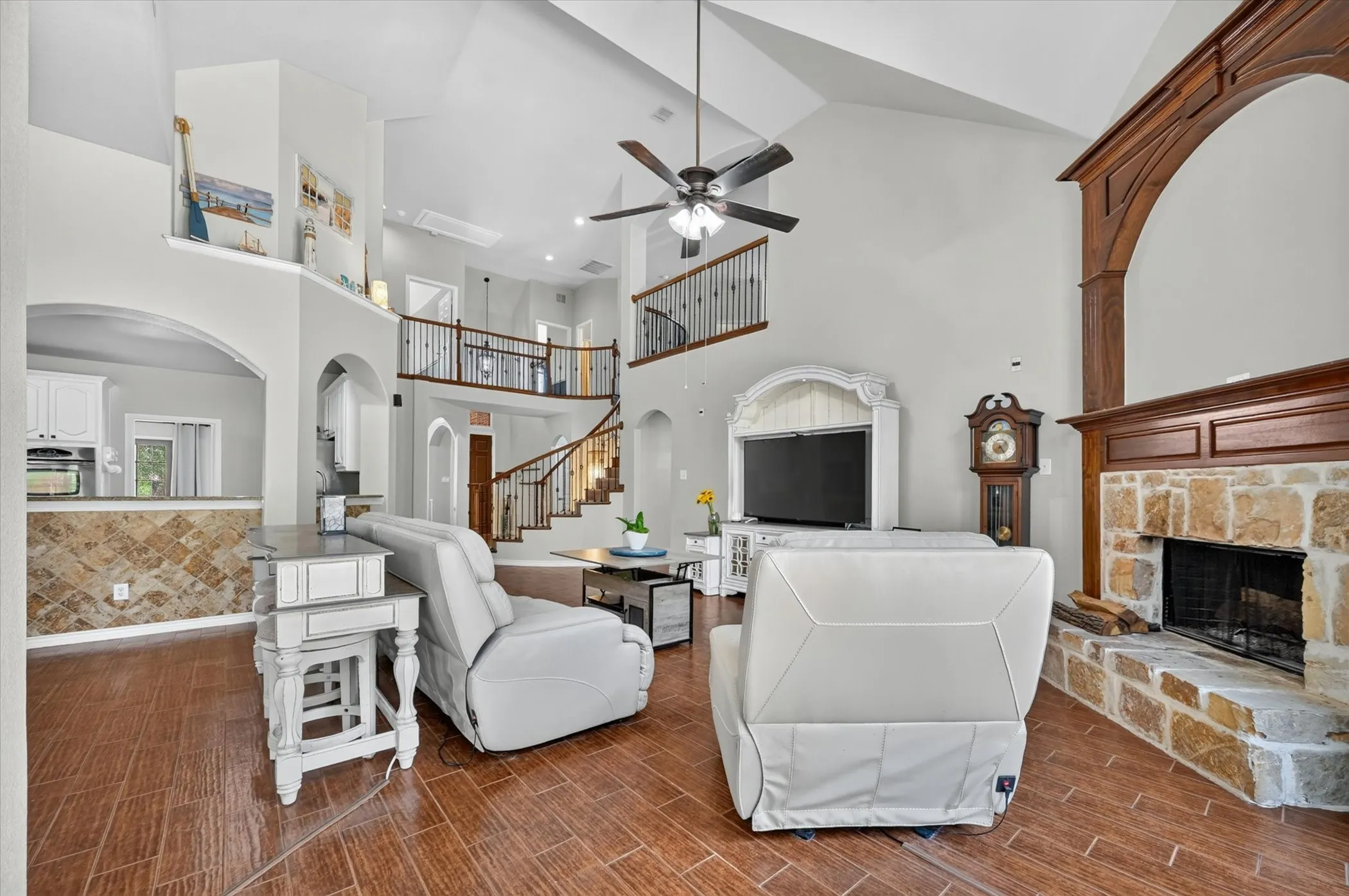 Single Family Residence For Sale in Tarrant County , 12336 Fairway Meadows Drive, Fort Worth, Texas 76179, 5 Bedroom, 4 Bathroom, 2 Garage spaces, 4,282 Sqft, built in 2007, mls#21359050, Real Estate Agent in Fort Worth, Homes For Sale in Tarrant county, Homes For Sale in Fort Worth, Realtor in Fort Worth Texas, Real Estate Brokerage Independent Realty Texas, Luminita Cordes Realtor