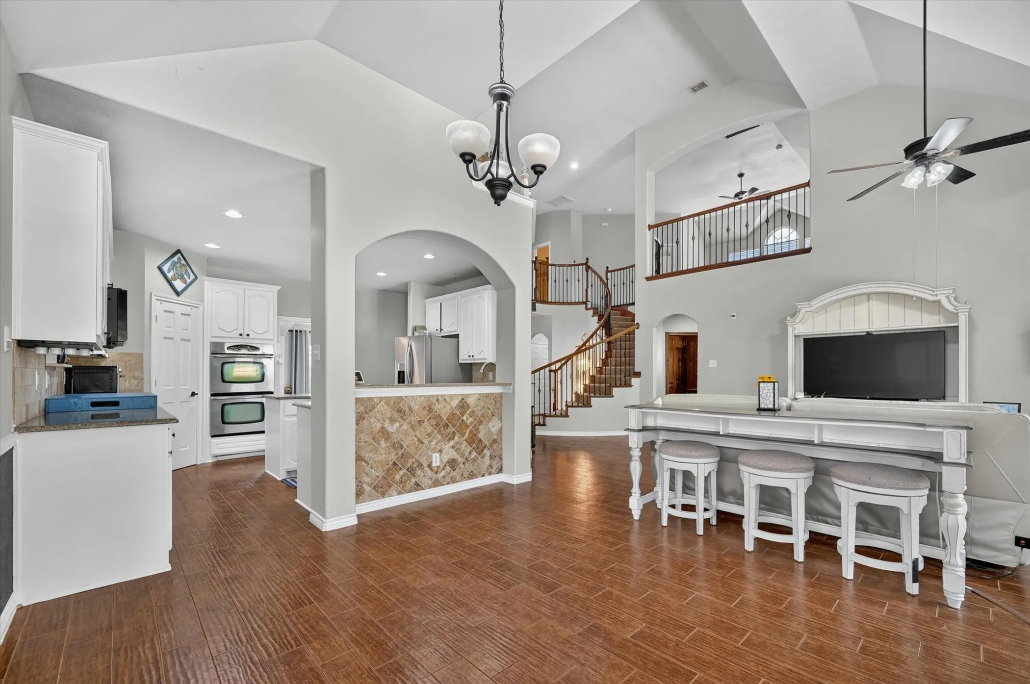Single Family Residence For Sale in Tarrant County , 12336 Fairway Meadows Drive, Fort Worth, Texas 76179, 5 Bedroom, 4 Bathroom, 2 Garage spaces, 4,282 Sqft, built in 2007, mls#21359050, Real Estate Agent in Fort Worth, Homes For Sale in Tarrant county, Homes For Sale in Fort Worth, Realtor in Fort Worth Texas, Real Estate Brokerage Independent Realty Texas, Luminita Cordes Realtor
