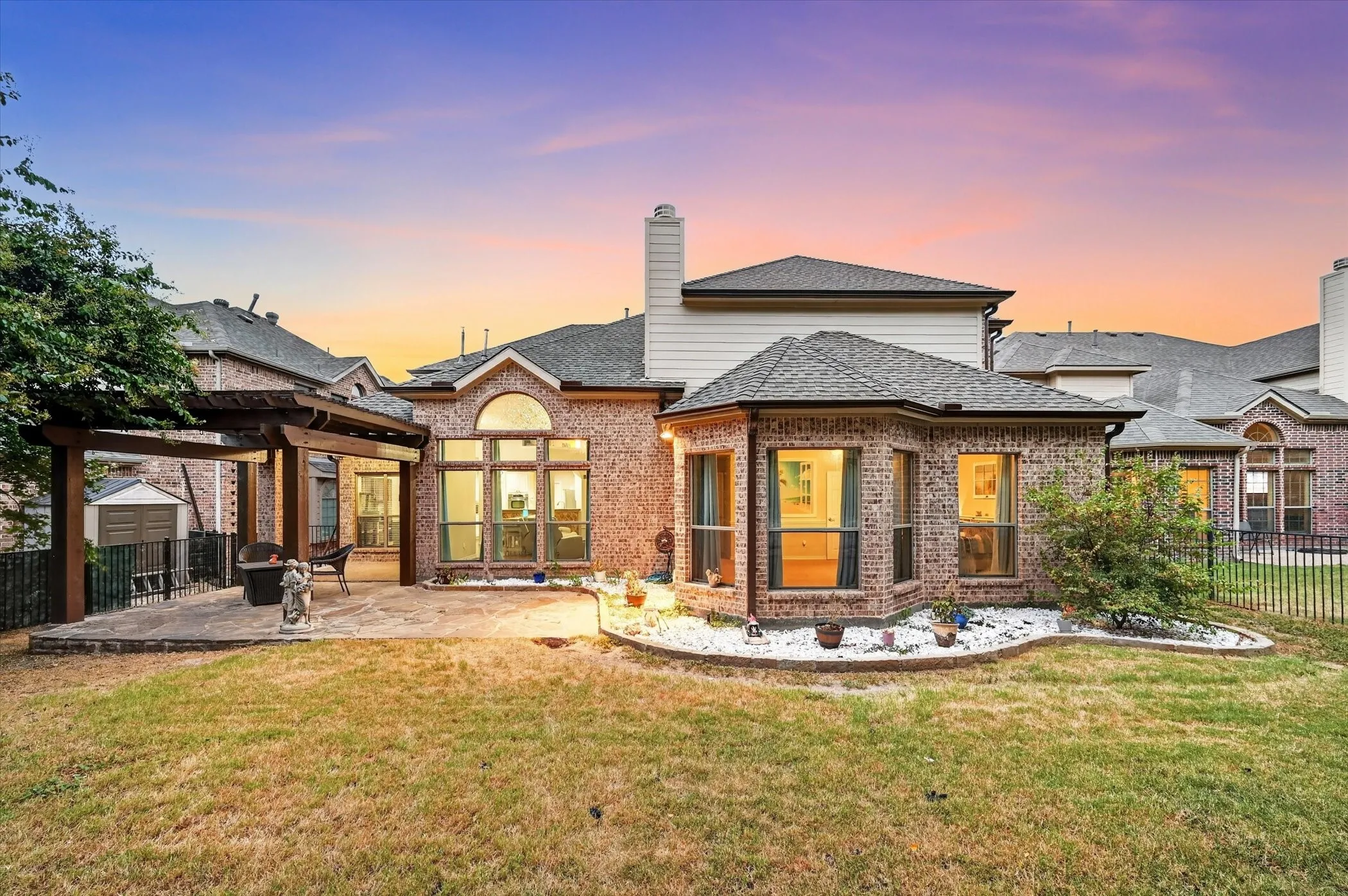 Single Family Residence For Sale in Tarrant County , 12336 Fairway Meadows Drive, Fort Worth, Texas 76179, 5 Bedroom, 4 Bathroom, 2 Garage spaces, 4,282 Sqft, built in 2007, mls#21359050, Real Estate Agent in Fort Worth, Homes For Sale in Tarrant county, Homes For Sale in Fort Worth, Realtor in Fort Worth Texas, Real Estate Brokerage Independent Realty Texas, Luminita Cordes Realtor