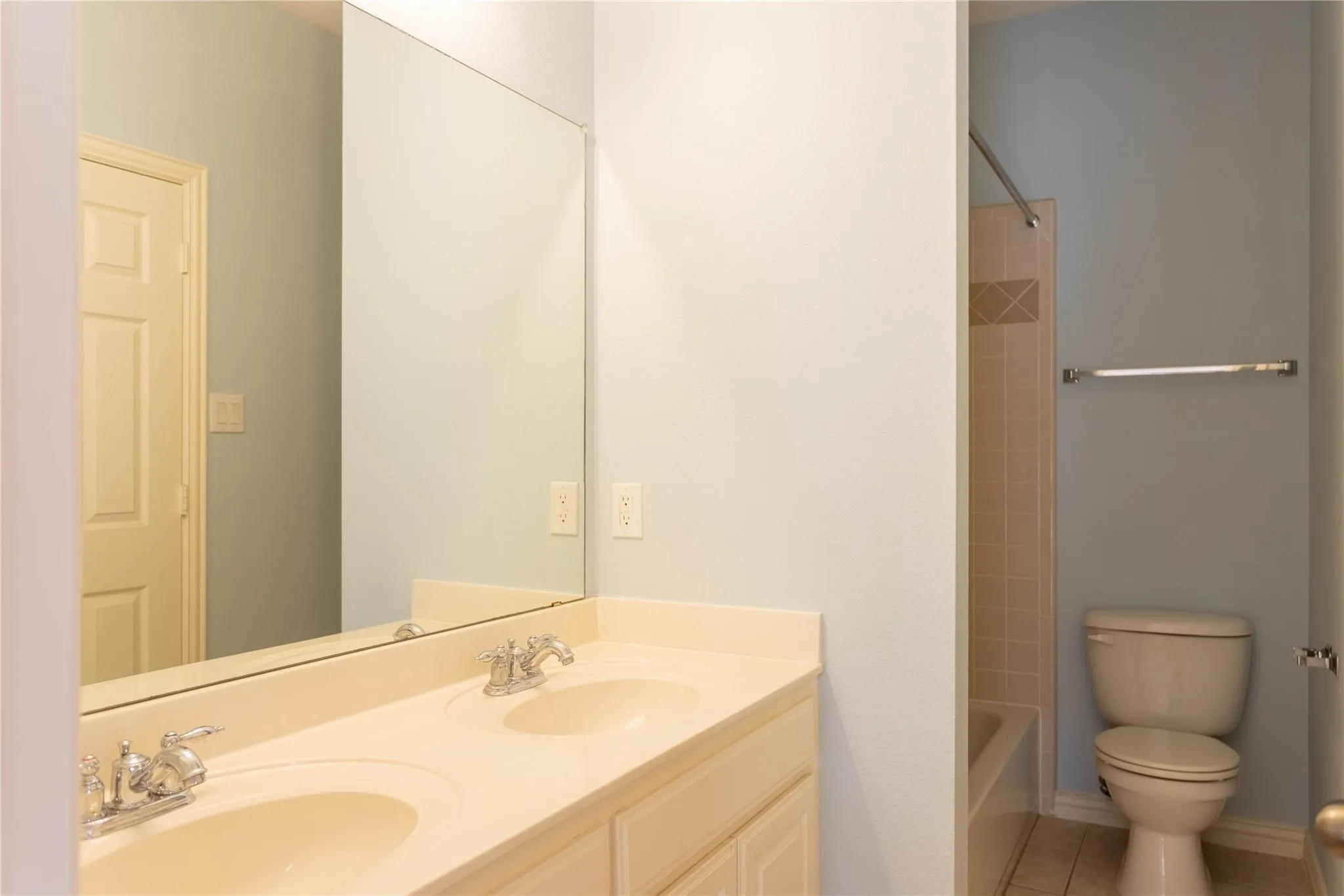 Single Family Residence For Rent in Collin County , 413 Brookmere Lane, Murphy, Texas 75094, 4 Bedroom, 4 Bathroom, 2 Garage spaces, 3,169 Sqft, built in 2004, mls#21359121, Real Estate Agent in Murphy, Homes For Rent in Collin county, Homes For Rent in Murphy, Realtor in Murphy Texas, Real Estate Brokerage Independent Realty Texas, Luminita Cordes Realtor