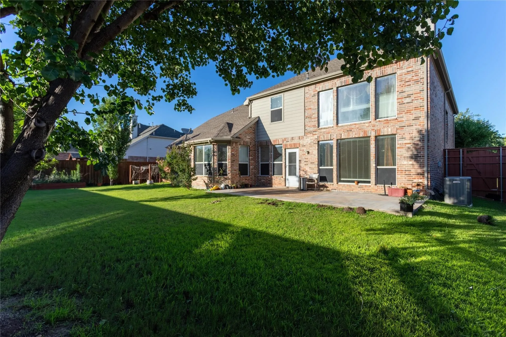 Single Family Residence For Rent in Collin County , 413 Brookmere Lane, Murphy, Texas 75094, 4 Bedroom, 4 Bathroom, 2 Garage spaces, 3,169 Sqft, built in 2004, mls#21359121, Real Estate Agent in Murphy, Homes For Rent in Collin county, Homes For Rent in Murphy, Realtor in Murphy Texas, Real Estate Brokerage Independent Realty Texas, Luminita Cordes Realtor