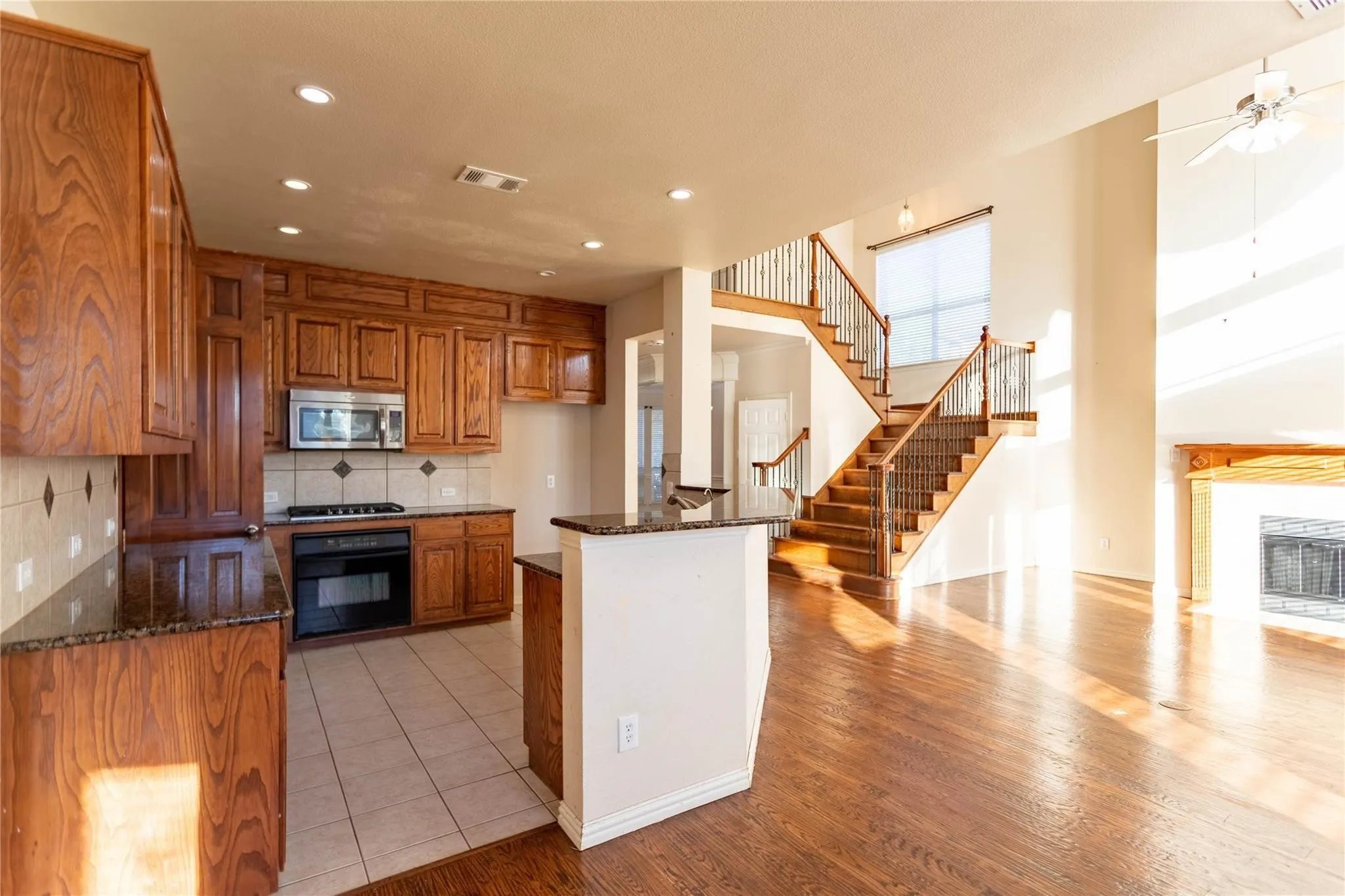 Single Family Residence For Rent in Collin County , 413 Brookmere Lane, Murphy, Texas 75094, 4 Bedroom, 4 Bathroom, 2 Garage spaces, 3,169 Sqft, built in 2004, mls#21359121, Real Estate Agent in Murphy, Homes For Rent in Collin county, Homes For Rent in Murphy, Realtor in Murphy Texas, Real Estate Brokerage Independent Realty Texas, Luminita Cordes Realtor