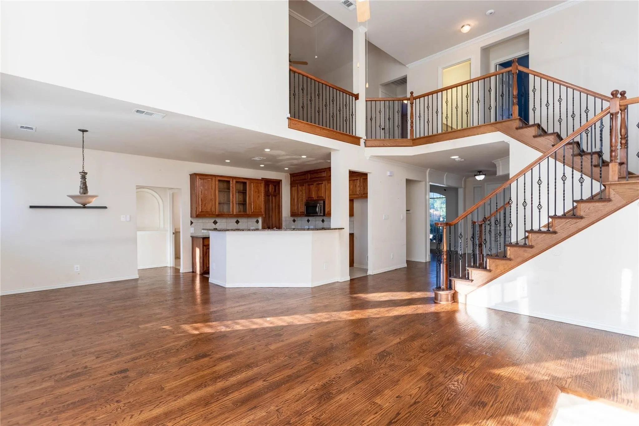 Single Family Residence For Rent in Collin County , 413 Brookmere Lane, Murphy, Texas 75094, 4 Bedroom, 4 Bathroom, 2 Garage spaces, 3,169 Sqft, built in 2004, mls#21359121, Real Estate Agent in Murphy, Homes For Rent in Collin county, Homes For Rent in Murphy, Realtor in Murphy Texas, Real Estate Brokerage Independent Realty Texas, Luminita Cordes Realtor