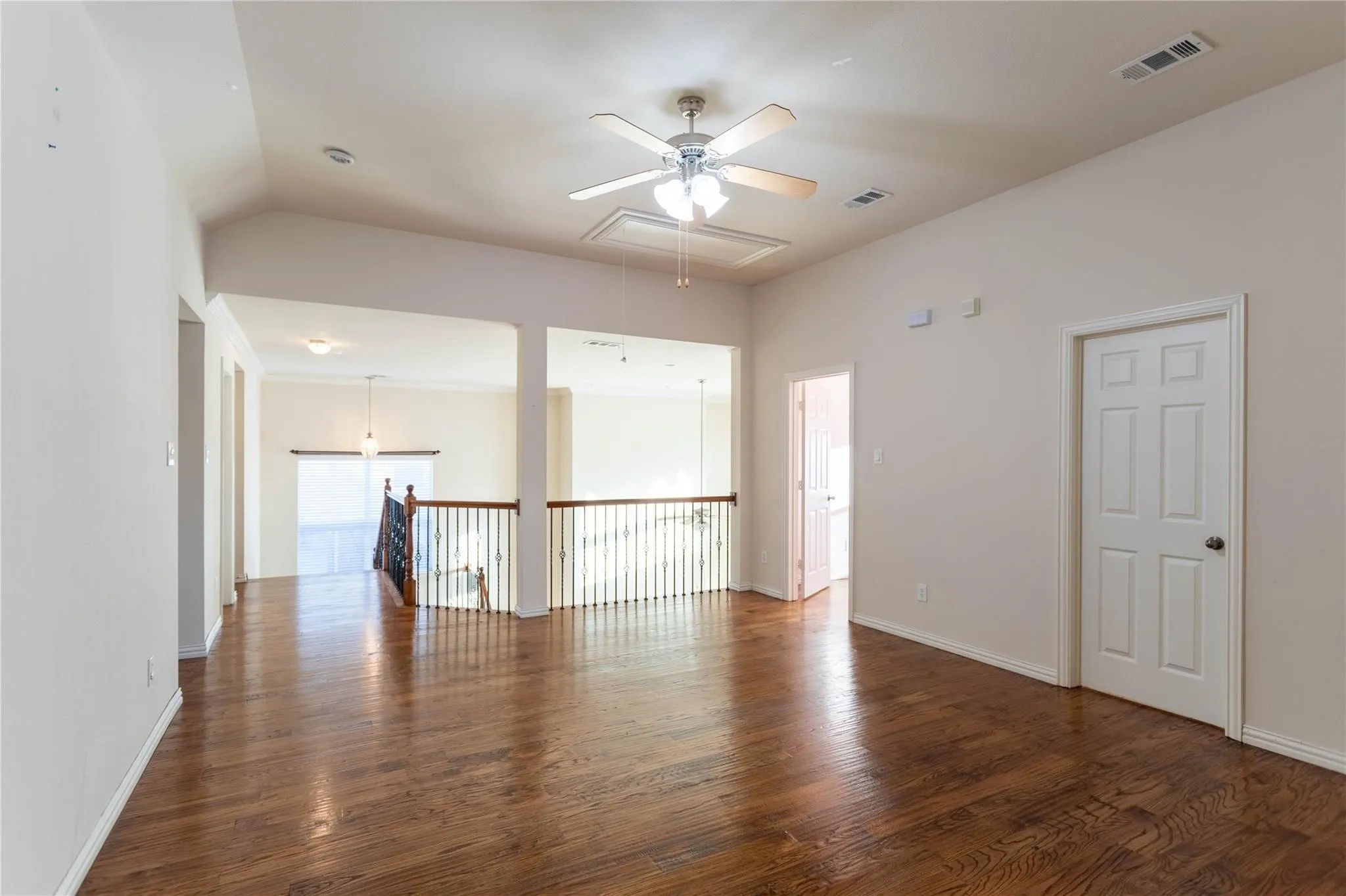 Single Family Residence For Rent in Collin County , 413 Brookmere Lane, Murphy, Texas 75094, 4 Bedroom, 4 Bathroom, 2 Garage spaces, 3,169 Sqft, built in 2004, mls#21359121, Real Estate Agent in Murphy, Homes For Rent in Collin county, Homes For Rent in Murphy, Realtor in Murphy Texas, Real Estate Brokerage Independent Realty Texas, Luminita Cordes Realtor
