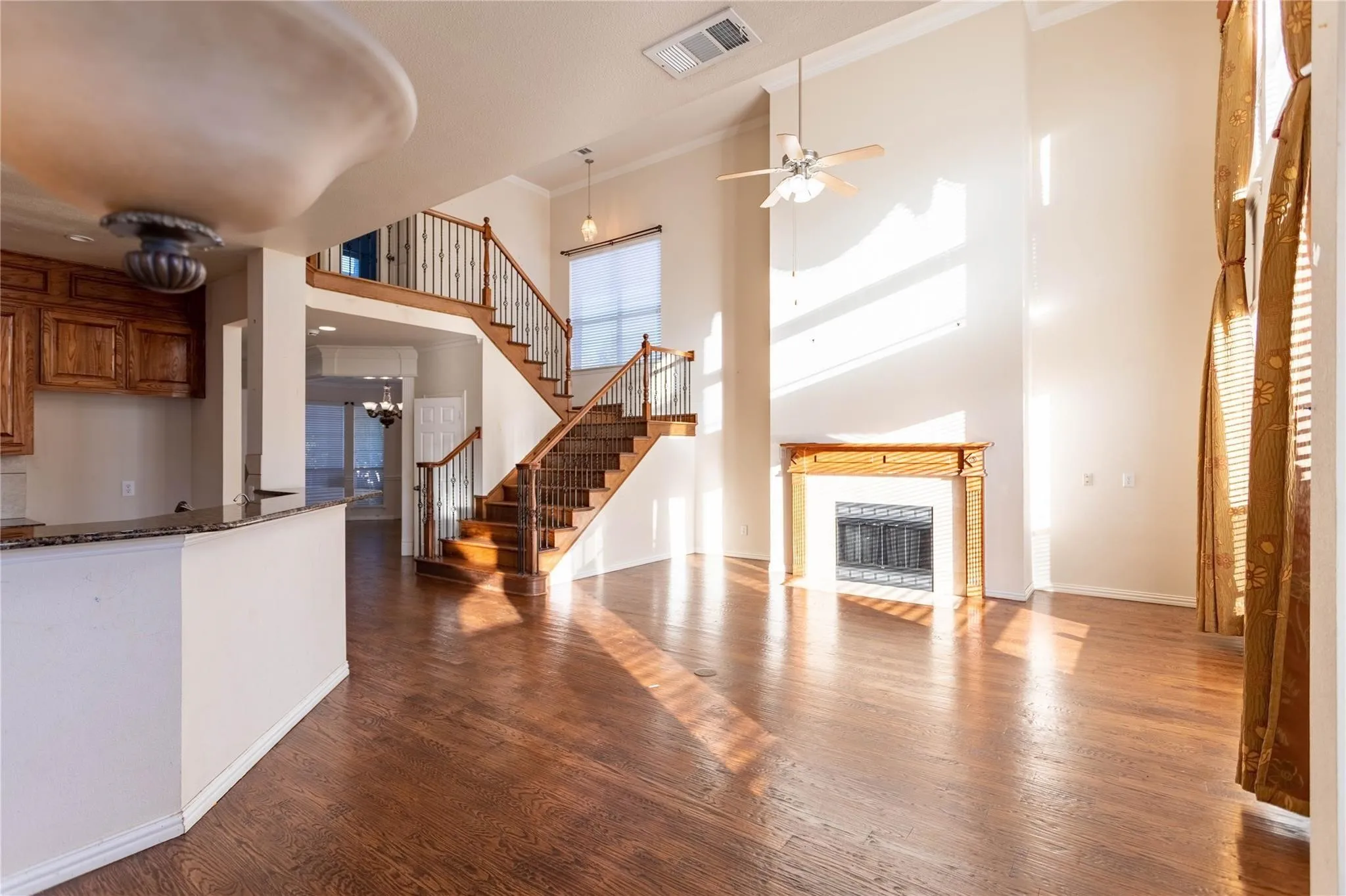 Single Family Residence For Rent in Collin County , 413 Brookmere Lane, Murphy, Texas 75094, 4 Bedroom, 4 Bathroom, 2 Garage spaces, 3,169 Sqft, built in 2004, mls#21359121, Real Estate Agent in Murphy, Homes For Rent in Collin county, Homes For Rent in Murphy, Realtor in Murphy Texas, Real Estate Brokerage Independent Realty Texas, Luminita Cordes Realtor