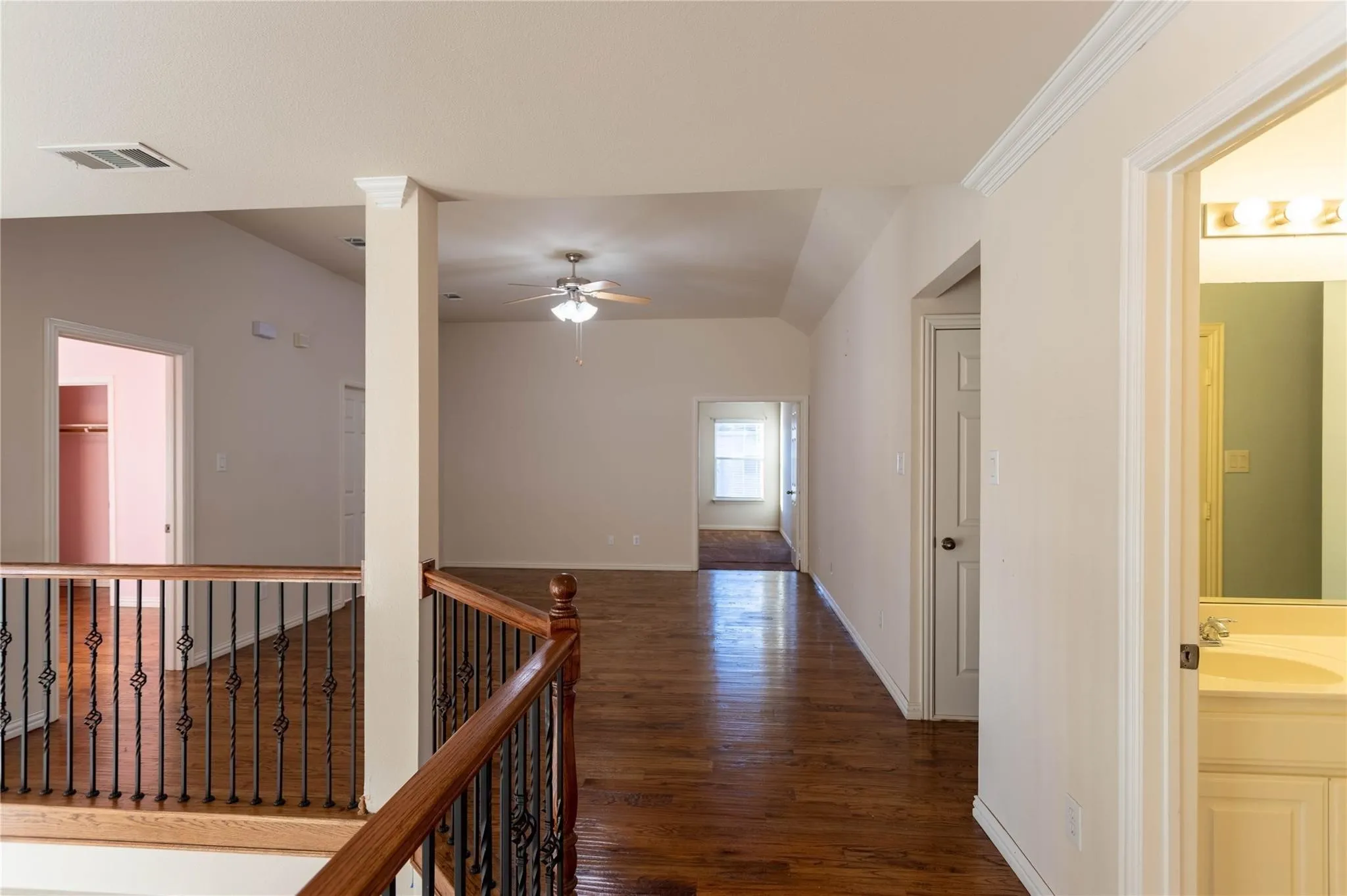 Single Family Residence For Rent in Collin County , 413 Brookmere Lane, Murphy, Texas 75094, 4 Bedroom, 4 Bathroom, 2 Garage spaces, 3,169 Sqft, built in 2004, mls#21359121, Real Estate Agent in Murphy, Homes For Rent in Collin county, Homes For Rent in Murphy, Realtor in Murphy Texas, Real Estate Brokerage Independent Realty Texas, Luminita Cordes Realtor