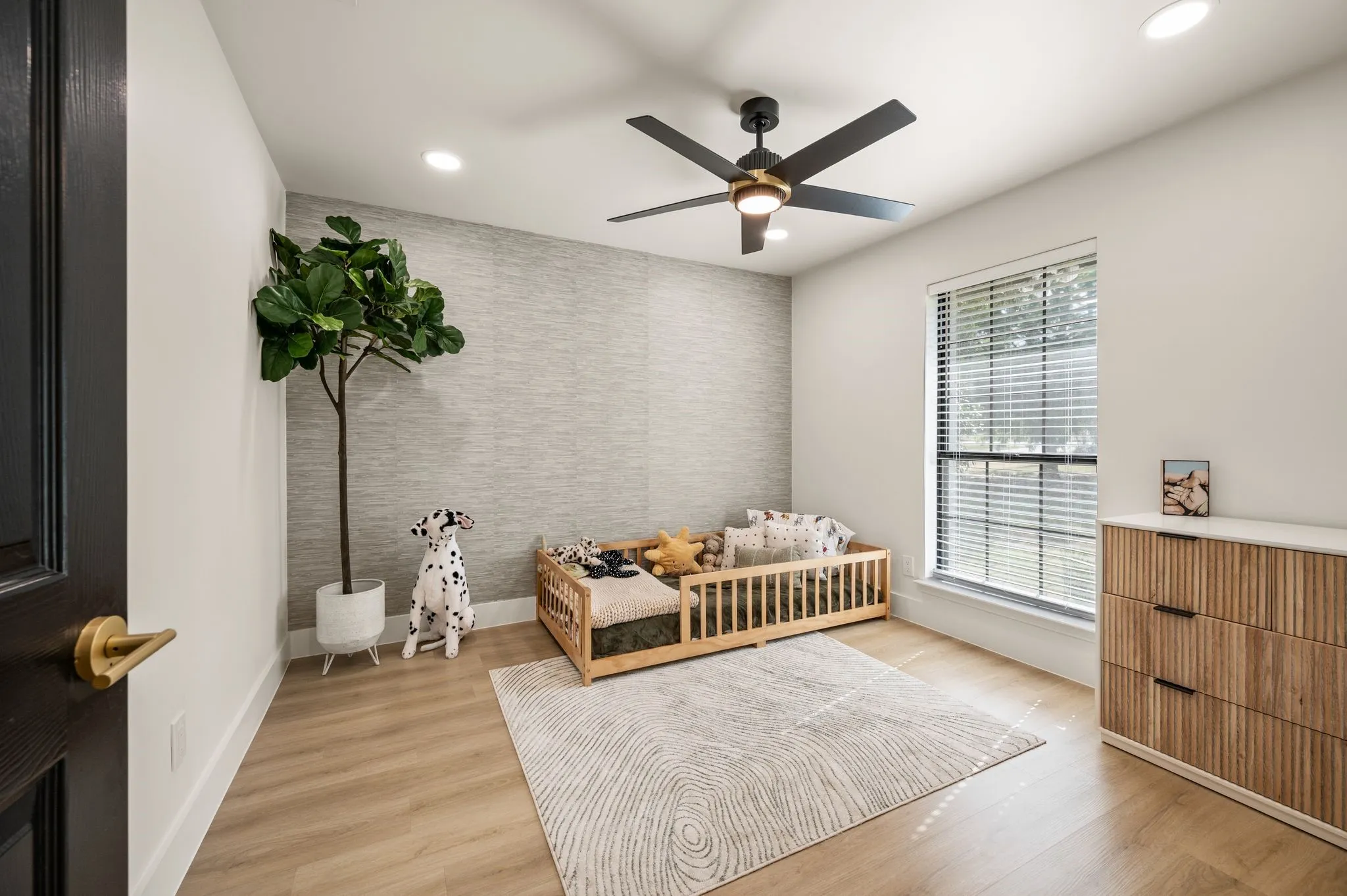 Single Family Residence For Sale in Tarrant County , 2403 N Carroll Avenue, Southlake, Texas 76092, 4 Bedroom, 3 Bathroom, 2 Garage spaces, 2,424 Sqft, built in 1984, mls#21358388, Real Estate Agent in Southlake, Homes For Sale in Tarrant county, Homes For Sale in Southlake, Realtor in Southlake Texas, Real Estate Brokerage Independent Realty Texas, Luminita Cordes Realtor
