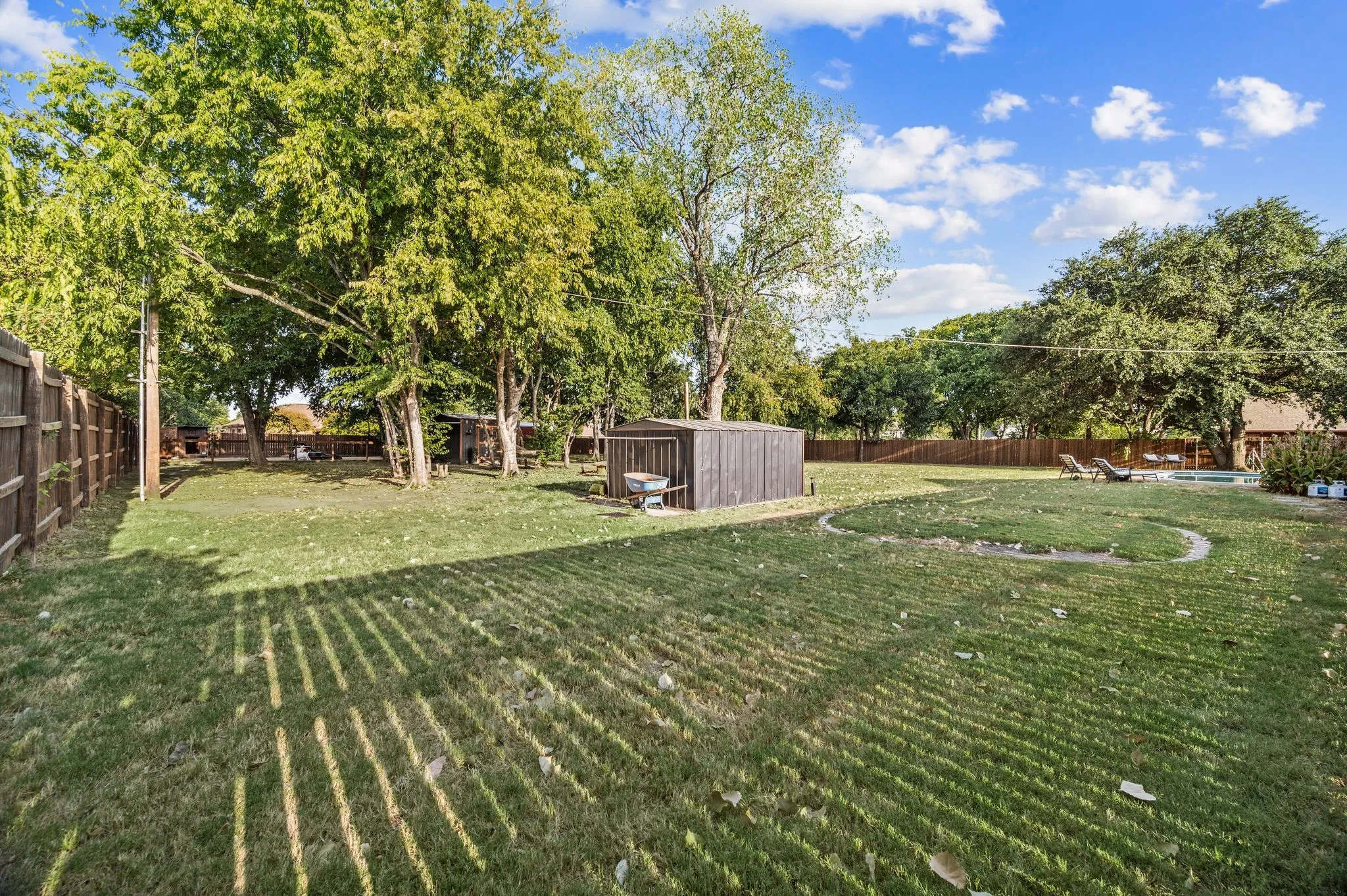 Single Family Residence For Sale in Tarrant County , 2403 N Carroll Avenue, Southlake, Texas 76092, 4 Bedroom, 3 Bathroom, 2 Garage spaces, 2,424 Sqft, built in 1984, mls#21358388, Real Estate Agent in Southlake, Homes For Sale in Tarrant county, Homes For Sale in Southlake, Realtor in Southlake Texas, Real Estate Brokerage Independent Realty Texas, Luminita Cordes Realtor