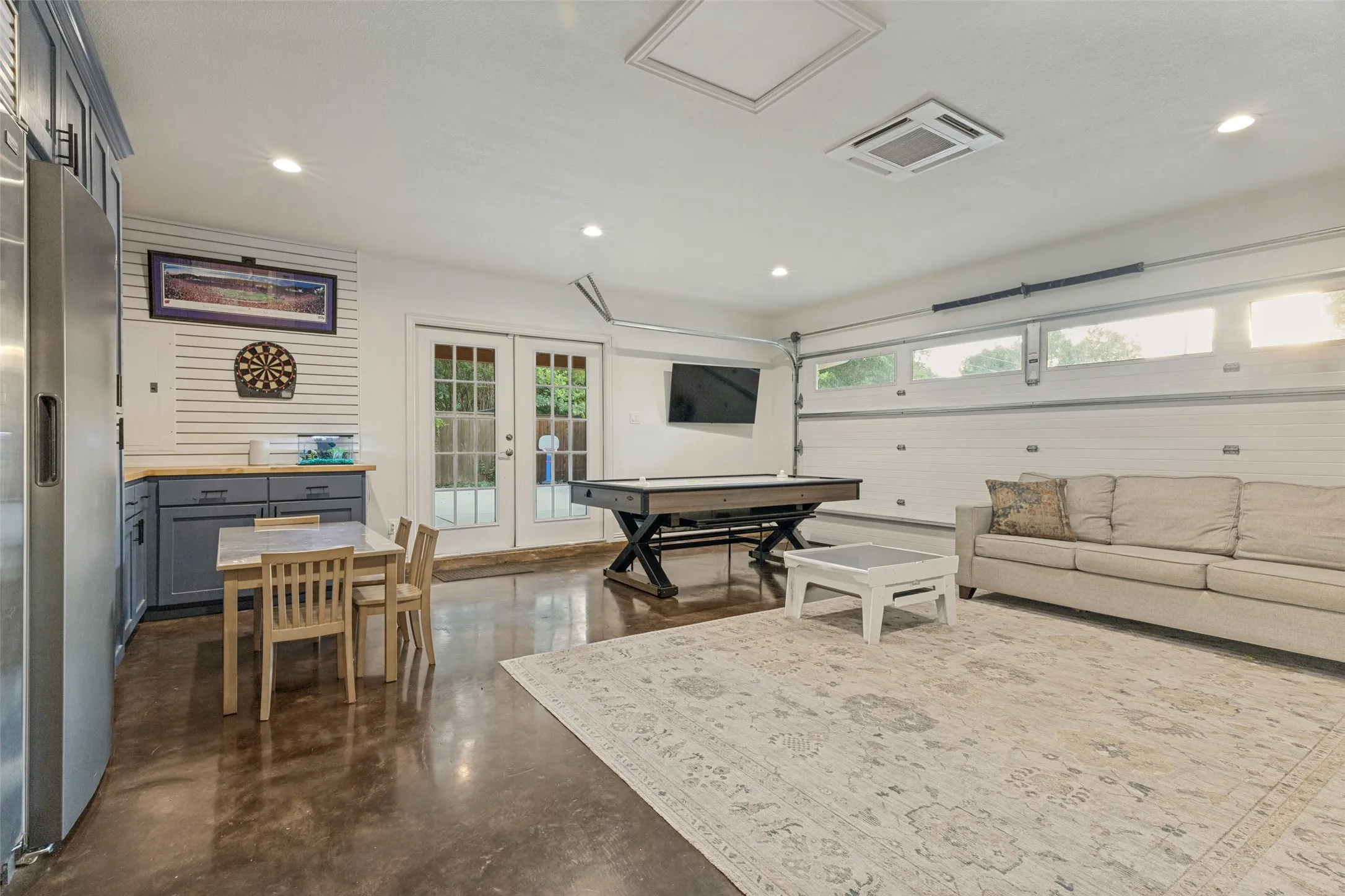 Single Family Residence For Sale in Tarrant County , 4241 Bilglade Road, Fort Worth, Texas 76109, 3 Bedroom, 3 Bathroom, Garage spaces, 2,710 Sqft, built in 1956, mls#21358271, Real Estate Agent in Fort Worth, Homes For Sale in Tarrant county, Homes For Sale in Fort Worth, Realtor in Fort Worth Texas, Real Estate Brokerage Independent Realty Texas, Luminita Cordes Realtor
