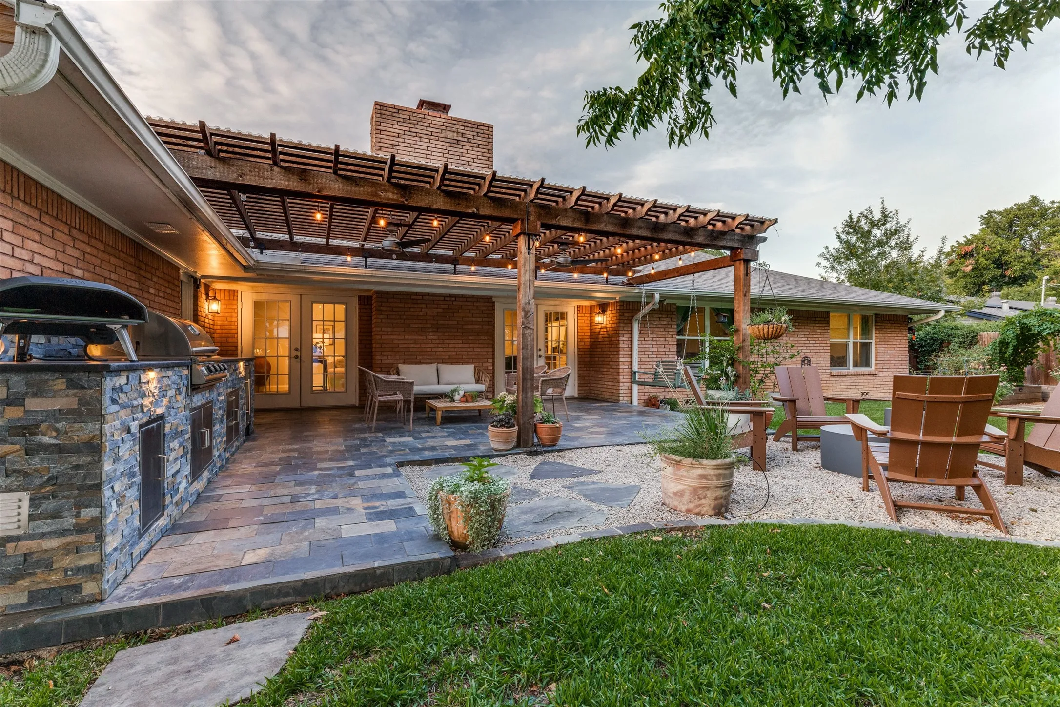Single Family Residence For Sale in Tarrant County , 4241 Bilglade Road, Fort Worth, Texas 76109, 3 Bedroom, 3 Bathroom, Garage spaces, 2,710 Sqft, built in 1956, mls#21358271, Real Estate Agent in Fort Worth, Homes For Sale in Tarrant county, Homes For Sale in Fort Worth, Realtor in Fort Worth Texas, Real Estate Brokerage Independent Realty Texas, Luminita Cordes Realtor