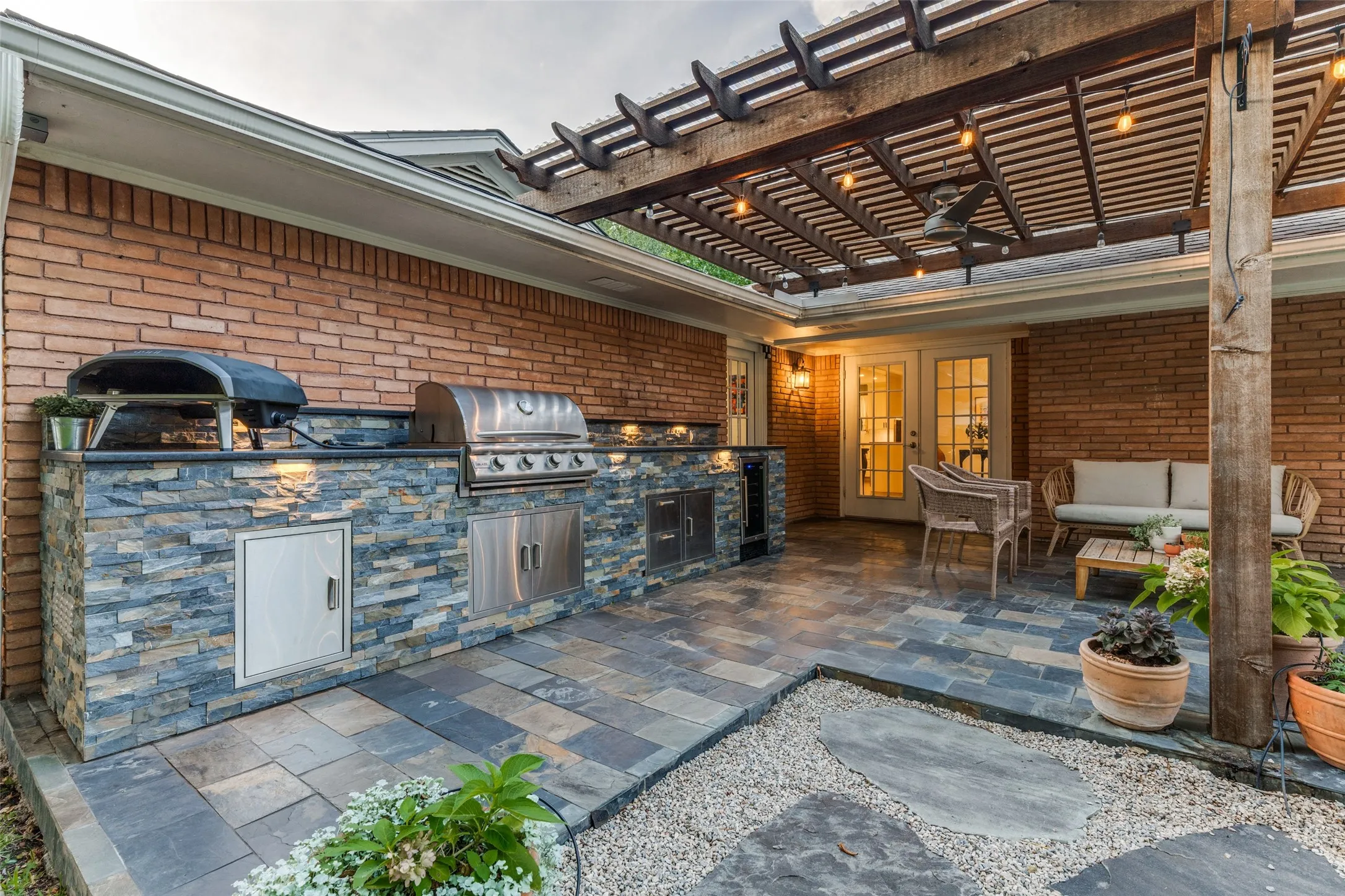 Single Family Residence For Sale in Tarrant County , 4241 Bilglade Road, Fort Worth, Texas 76109, 3 Bedroom, 3 Bathroom, Garage spaces, 2,710 Sqft, built in 1956, mls#21358271, Real Estate Agent in Fort Worth, Homes For Sale in Tarrant county, Homes For Sale in Fort Worth, Realtor in Fort Worth Texas, Real Estate Brokerage Independent Realty Texas, Luminita Cordes Realtor