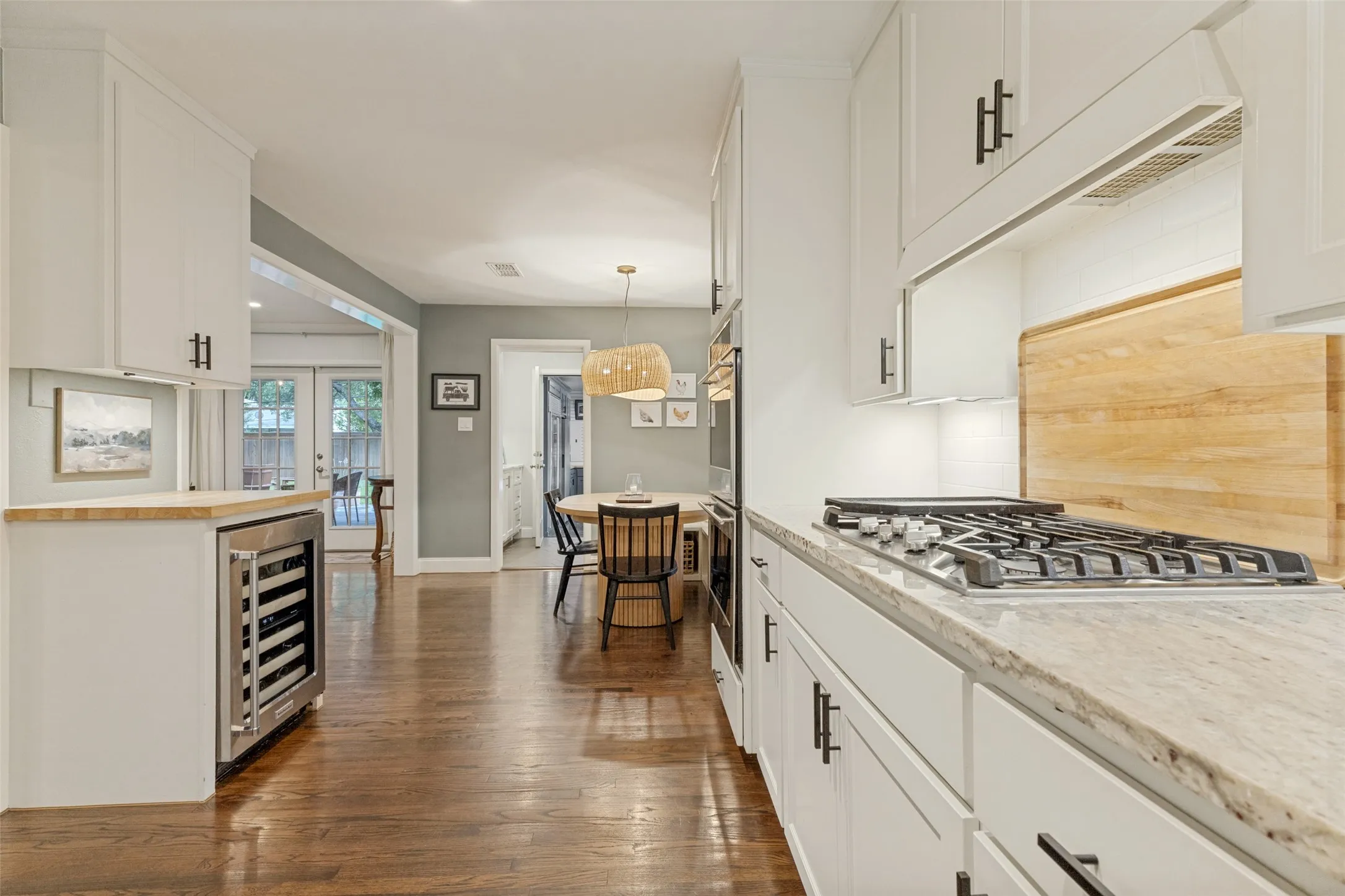 Single Family Residence For Sale in Tarrant County , 4241 Bilglade Road, Fort Worth, Texas 76109, 3 Bedroom, 3 Bathroom, Garage spaces, 2,710 Sqft, built in 1956, mls#21358271, Real Estate Agent in Fort Worth, Homes For Sale in Tarrant county, Homes For Sale in Fort Worth, Realtor in Fort Worth Texas, Real Estate Brokerage Independent Realty Texas, Luminita Cordes Realtor