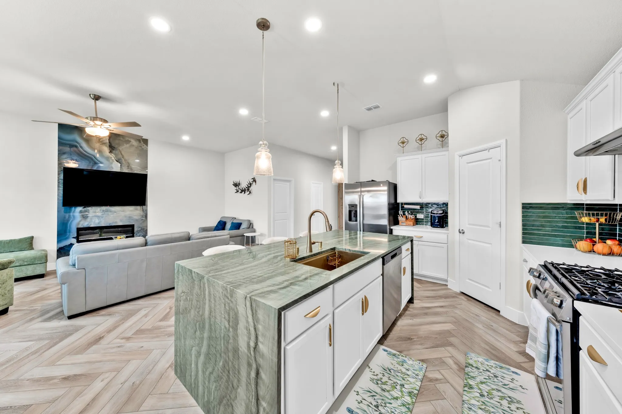 Single Family Residence For Sale in Hunt County , 1841 Indian Grass Drive, Royse City, Texas 75189, 4 Bedroom, 3 Bathroom, 2 Garage spaces, 2,505 Sqft, built in 2023, mls#21352805, Real Estate Agent in Royse City, Homes For Sale in Hunt county, Homes For Sale in Royse City, Realtor in Royse City Texas, Real Estate Brokerage Independent Realty Texas, Luminita Cordes Realtor
