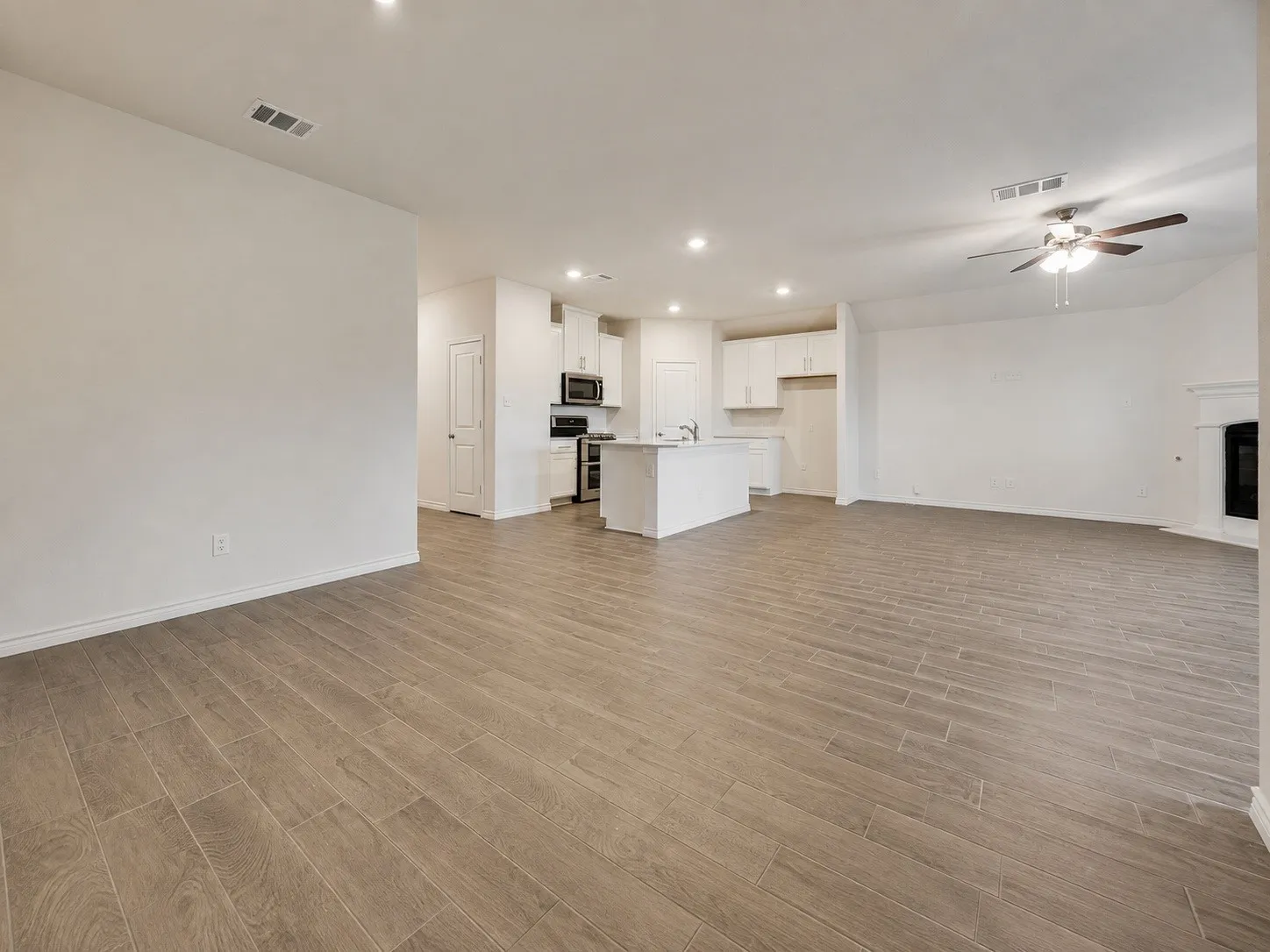 Single Family Residence For Sale in Denton County , 3206 Catoosa Lane, Aubrey, Texas 76227, 4 Bedroom, 2 Bathroom, 2 Garage spaces, 1,887 Sqft, built in 2022, mls#21354228, Real Estate Agent in Aubrey, Homes For Sale in Denton county, Homes For Sale in Aubrey, Realtor in Aubrey Texas, Real Estate Brokerage Independent Realty Texas, Luminita Cordes Realtor