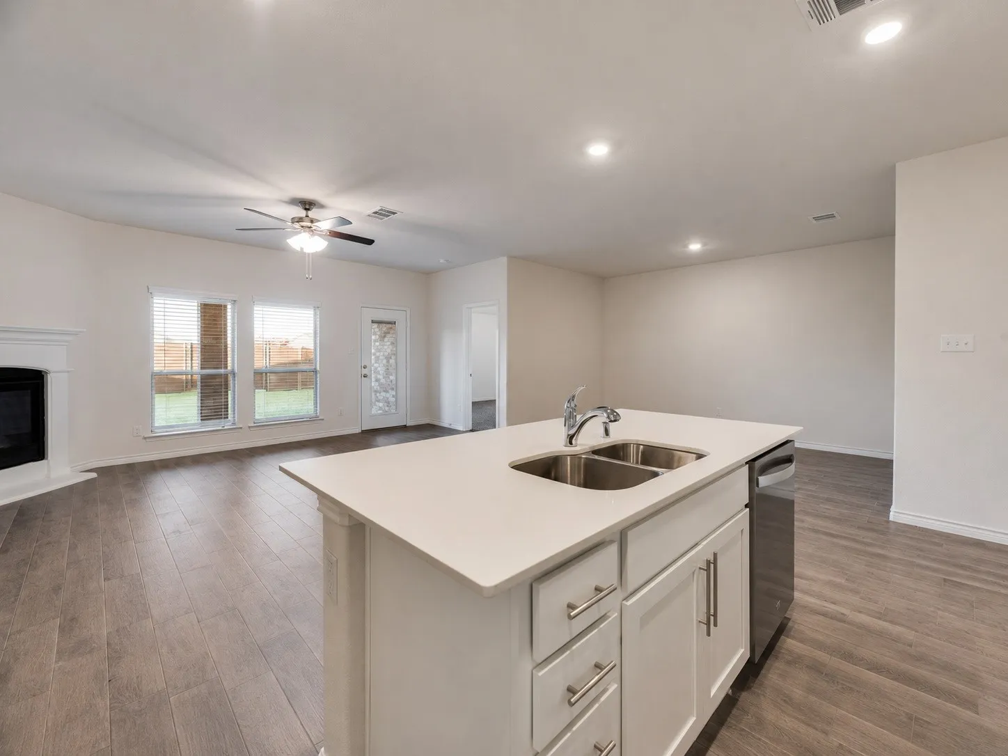 Single Family Residence For Sale in Denton County , 3206 Catoosa Lane, Aubrey, Texas 76227, 4 Bedroom, 2 Bathroom, 2 Garage spaces, 1,887 Sqft, built in 2022, mls#21354228, Real Estate Agent in Aubrey, Homes For Sale in Denton county, Homes For Sale in Aubrey, Realtor in Aubrey Texas, Real Estate Brokerage Independent Realty Texas, Luminita Cordes Realtor