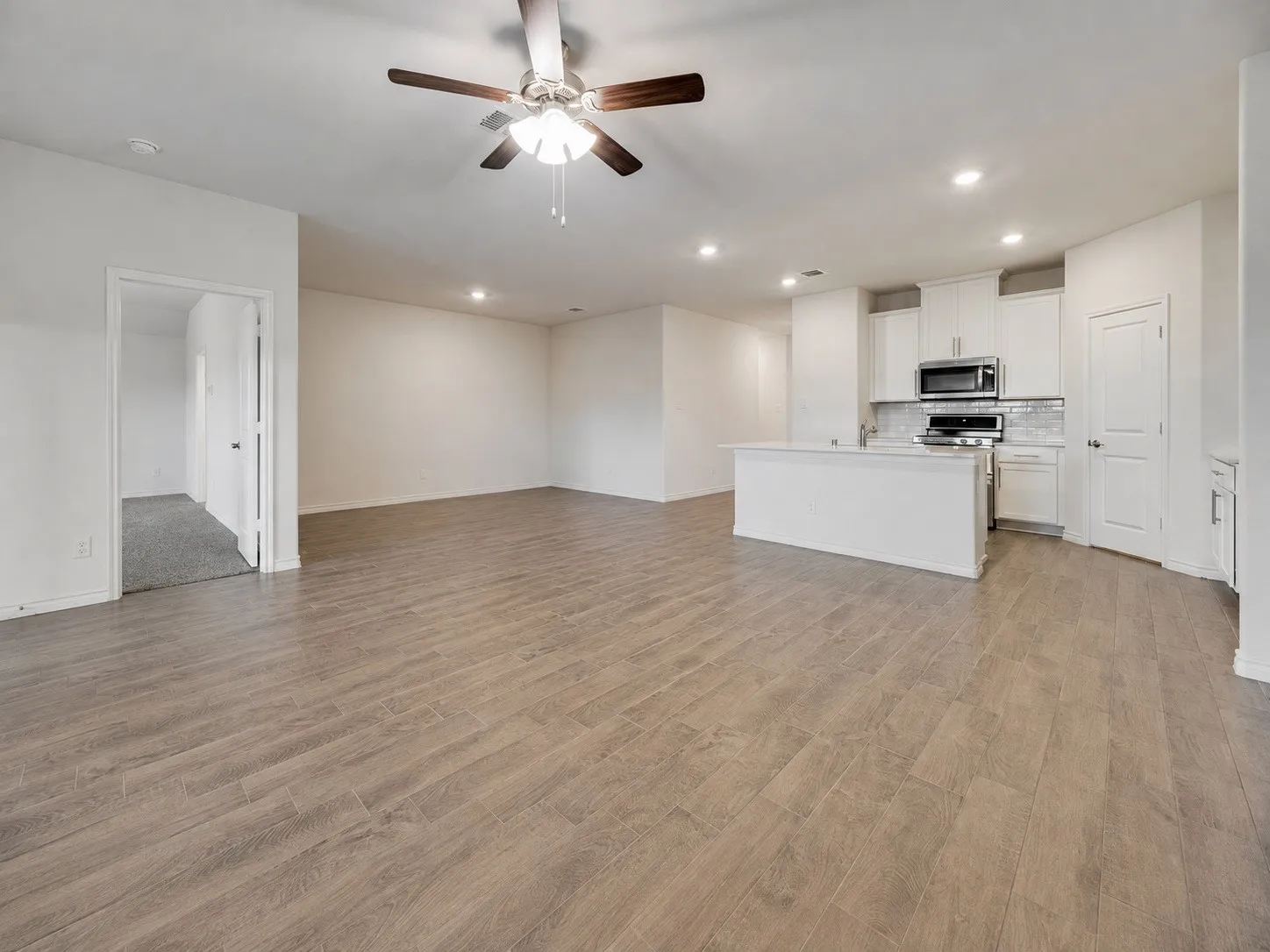 Single Family Residence For Sale in Denton County , 3206 Catoosa Lane, Aubrey, Texas 76227, 4 Bedroom, 2 Bathroom, 2 Garage spaces, 1,887 Sqft, built in 2022, mls#21354228, Real Estate Agent in Aubrey, Homes For Sale in Denton county, Homes For Sale in Aubrey, Realtor in Aubrey Texas, Real Estate Brokerage Independent Realty Texas, Luminita Cordes Realtor