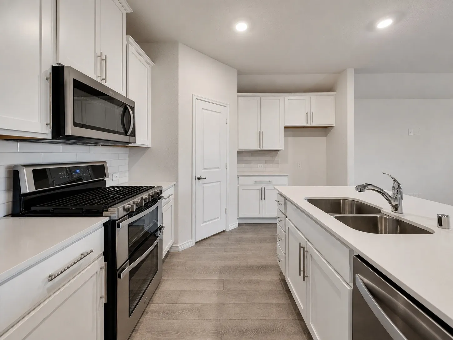 Single Family Residence For Sale in Denton County , 3206 Catoosa Lane, Aubrey, Texas 76227, 4 Bedroom, 2 Bathroom, 2 Garage spaces, 1,887 Sqft, built in 2022, mls#21354228, Real Estate Agent in Aubrey, Homes For Sale in Denton county, Homes For Sale in Aubrey, Realtor in Aubrey Texas, Real Estate Brokerage Independent Realty Texas, Luminita Cordes Realtor