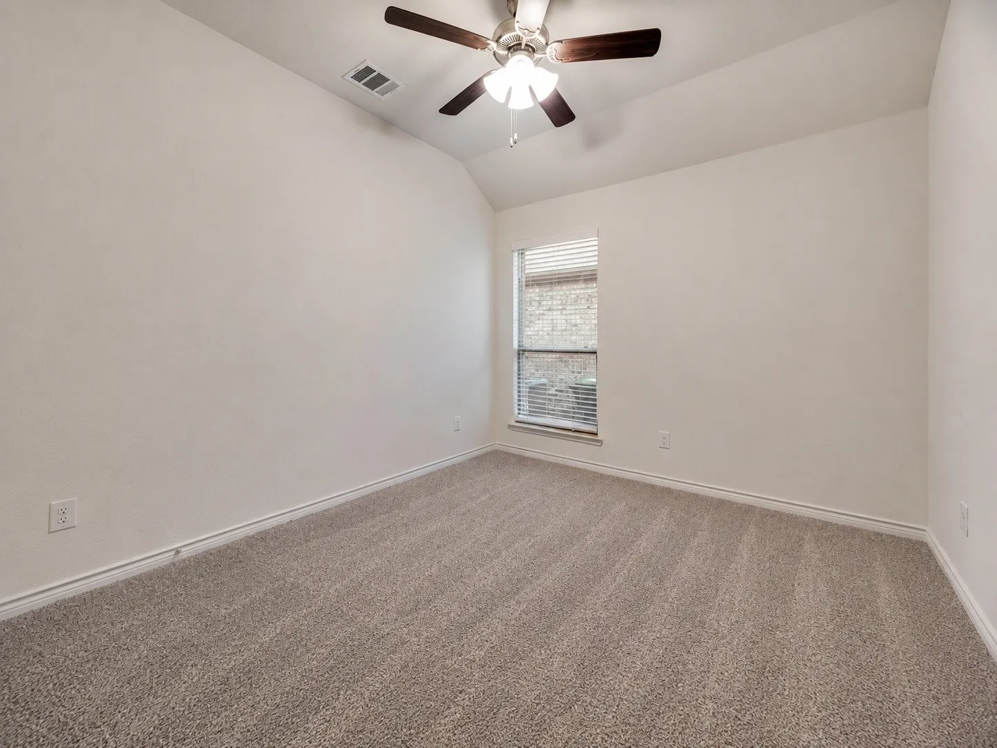 Single Family Residence For Sale in Denton County , 3206 Catoosa Lane, Aubrey, Texas 76227, 4 Bedroom, 2 Bathroom, 2 Garage spaces, 1,887 Sqft, built in 2022, mls#21354228, Real Estate Agent in Aubrey, Homes For Sale in Denton county, Homes For Sale in Aubrey, Realtor in Aubrey Texas, Real Estate Brokerage Independent Realty Texas, Luminita Cordes Realtor