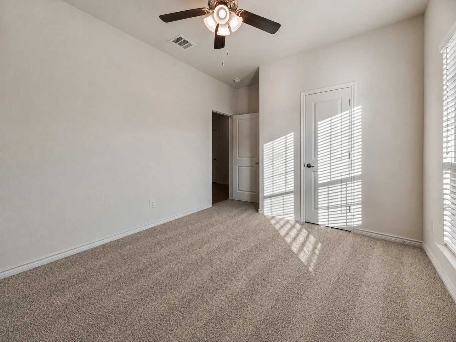 Single Family Residence For Sale in Denton County , 3206 Catoosa Lane, Aubrey, Texas 76227, 4 Bedroom, 2 Bathroom, 2 Garage spaces, 1,887 Sqft, built in 2022, mls#21354228, Real Estate Agent in Aubrey, Homes For Sale in Denton county, Homes For Sale in Aubrey, Realtor in Aubrey Texas, Real Estate Brokerage Independent Realty Texas, Luminita Cordes Realtor