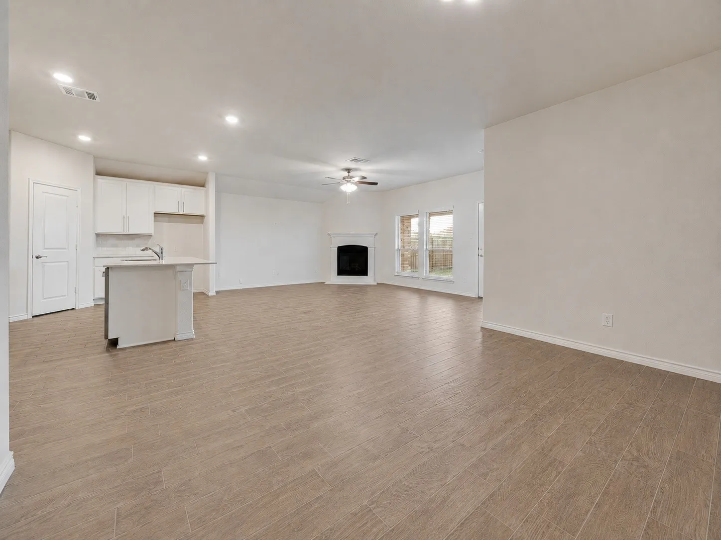 Single Family Residence For Sale in Denton County , 3206 Catoosa Lane, Aubrey, Texas 76227, 4 Bedroom, 2 Bathroom, 2 Garage spaces, 1,887 Sqft, built in 2022, mls#21354228, Real Estate Agent in Aubrey, Homes For Sale in Denton county, Homes For Sale in Aubrey, Realtor in Aubrey Texas, Real Estate Brokerage Independent Realty Texas, Luminita Cordes Realtor
